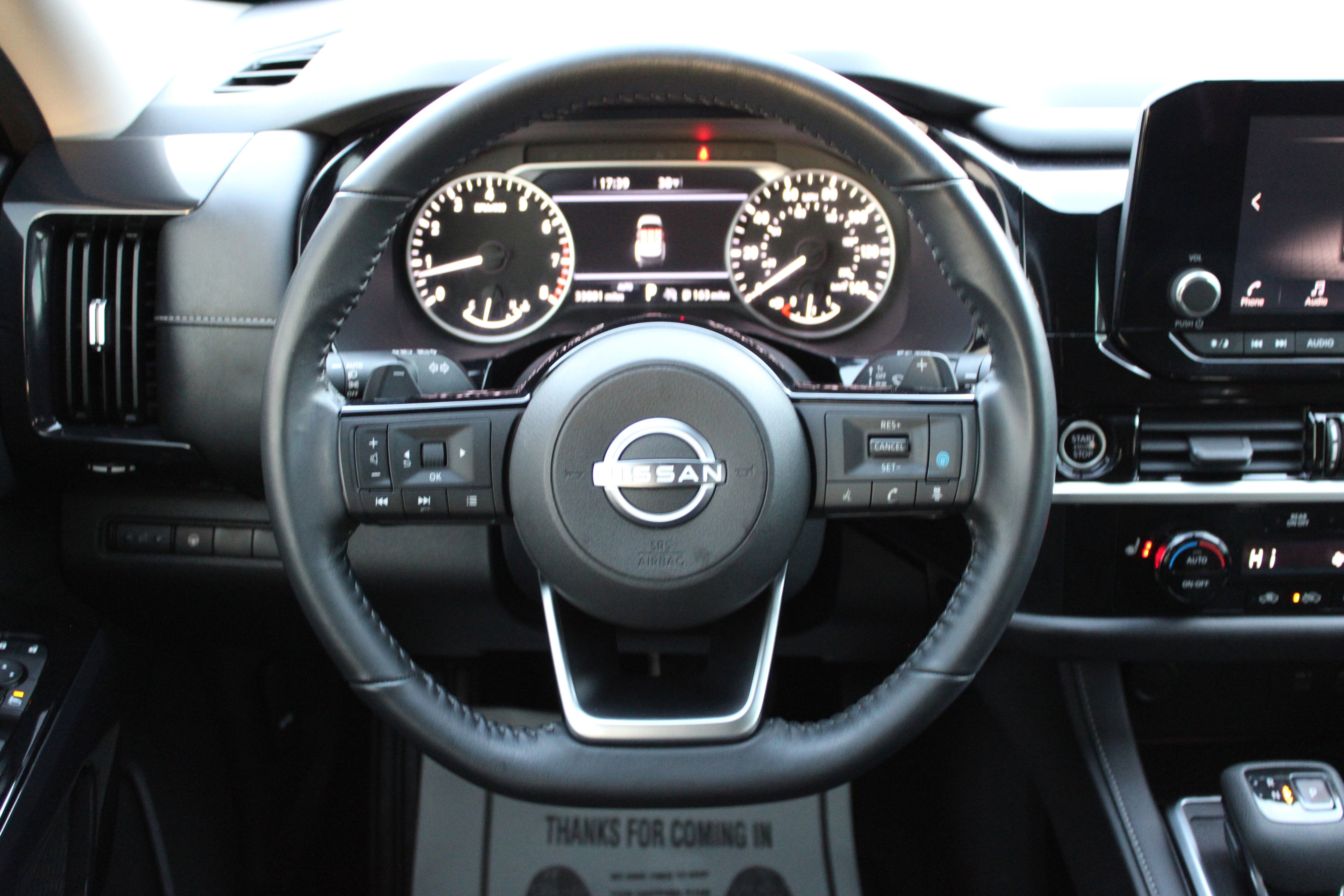 2022 Nissan Pathfinder SV