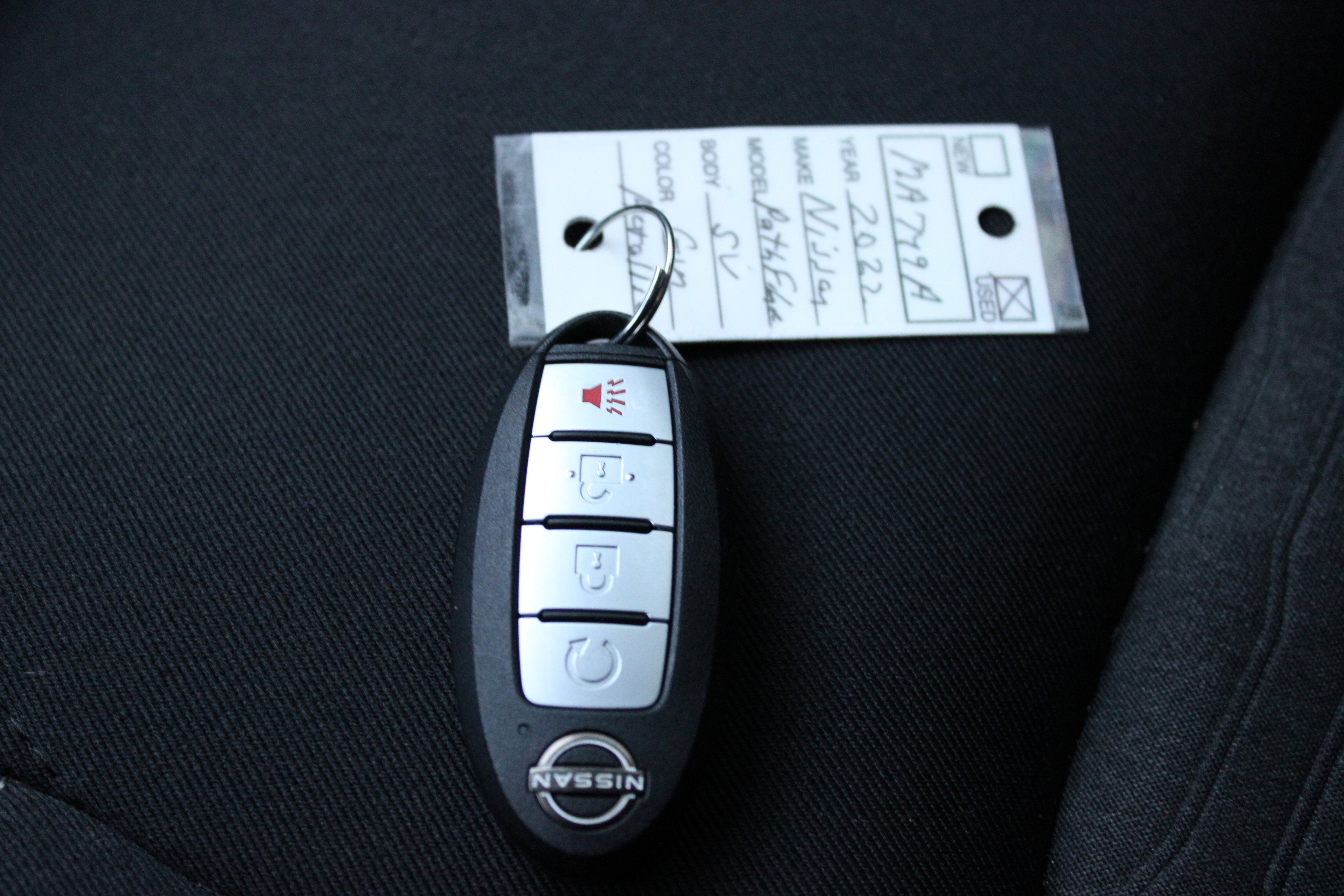 2022 Nissan Pathfinder SV