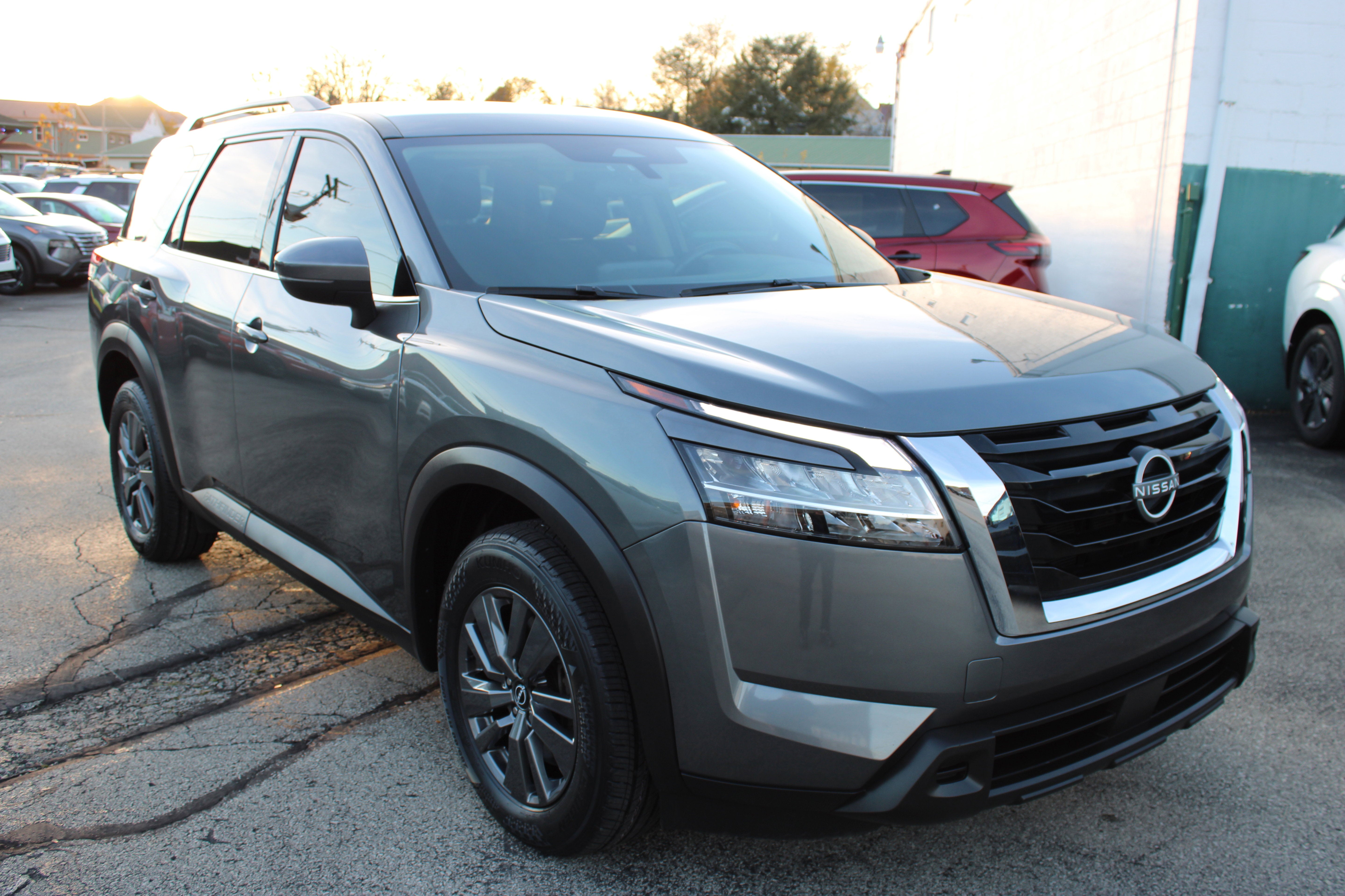 2022 Nissan Pathfinder SV