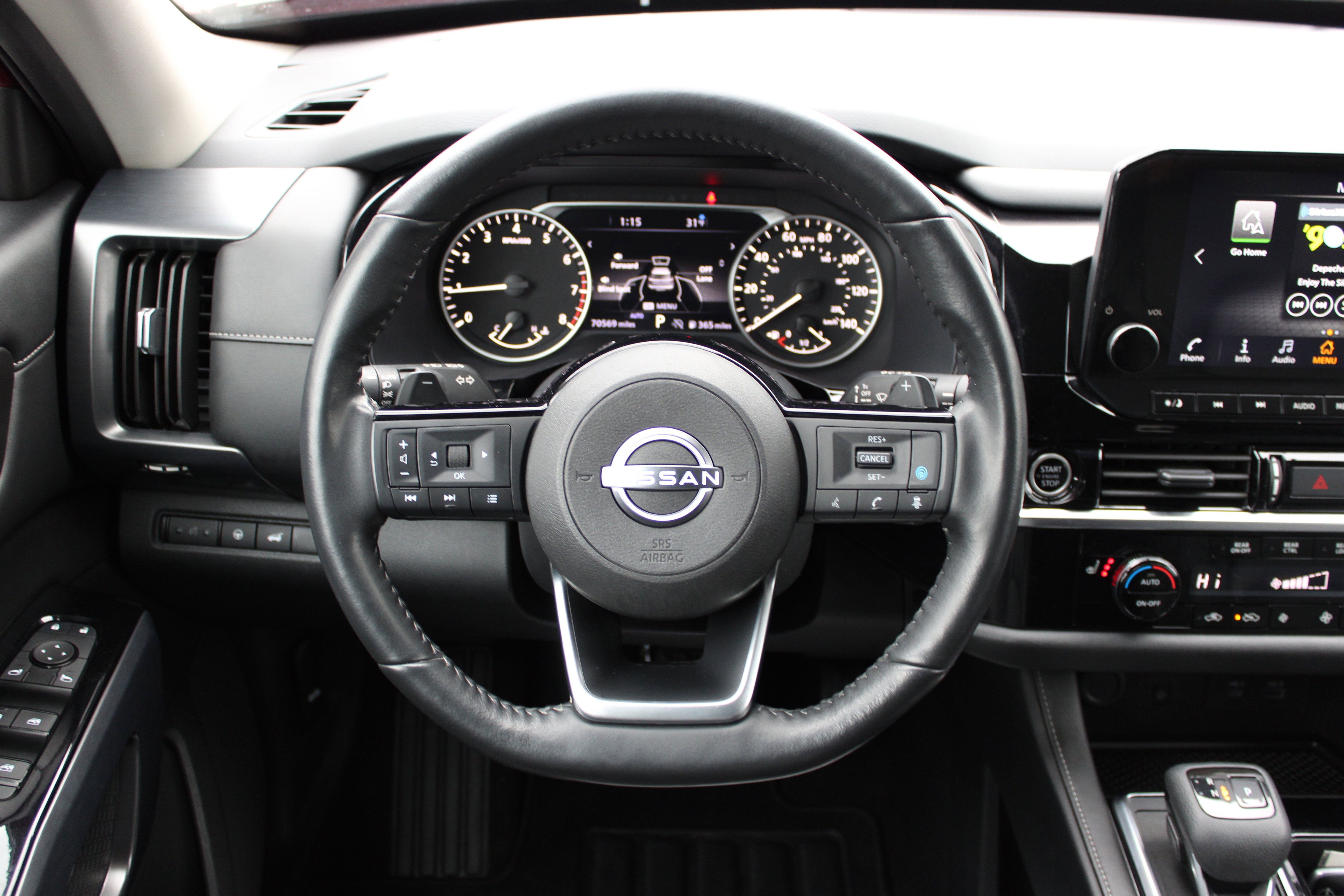 2023 Nissan Pathfinder SL