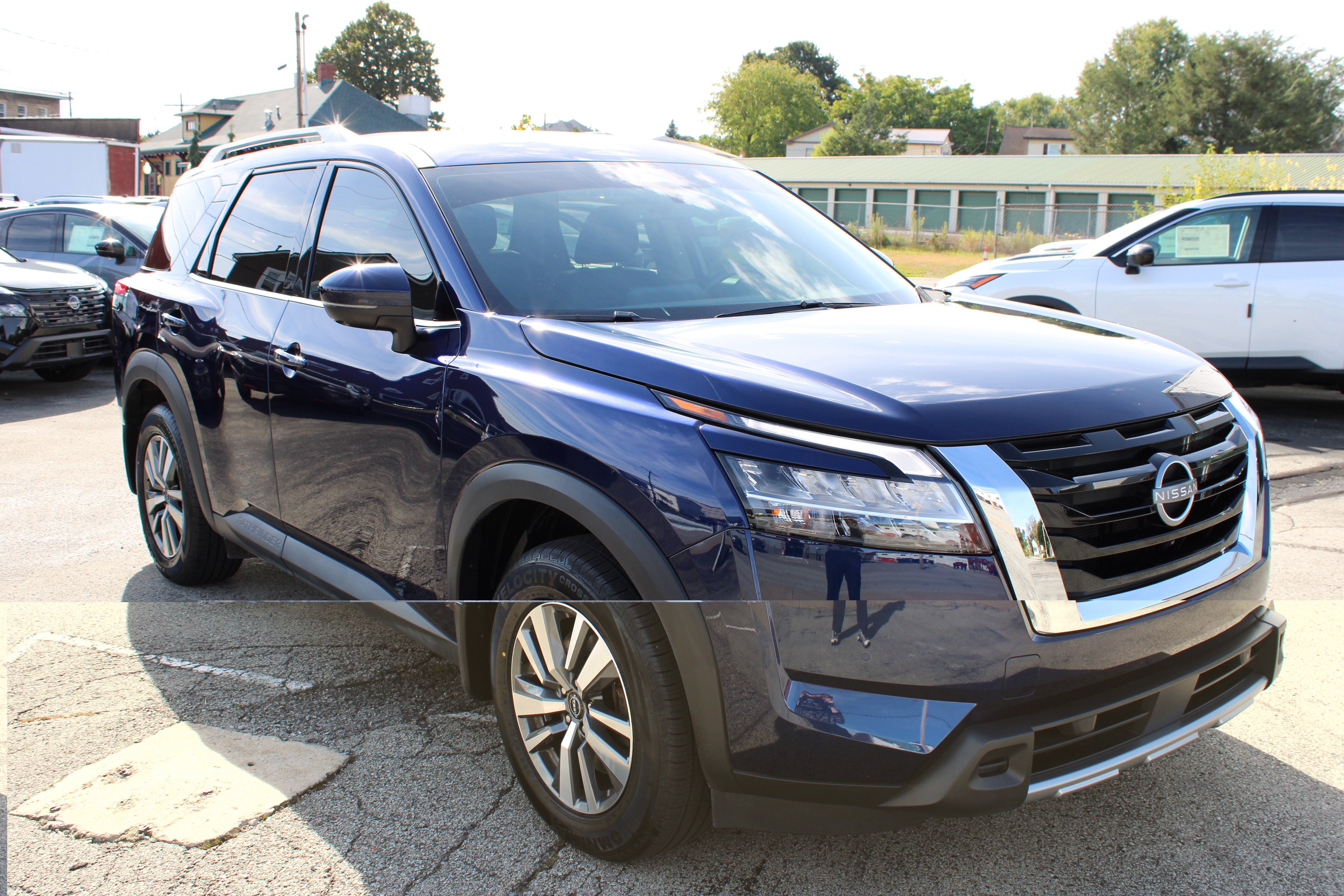 2024 Nissan Pathfinder SL