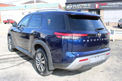 2024 Nissan Pathfinder SL