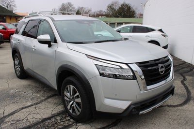 2023 Nissan Pathfinder SL