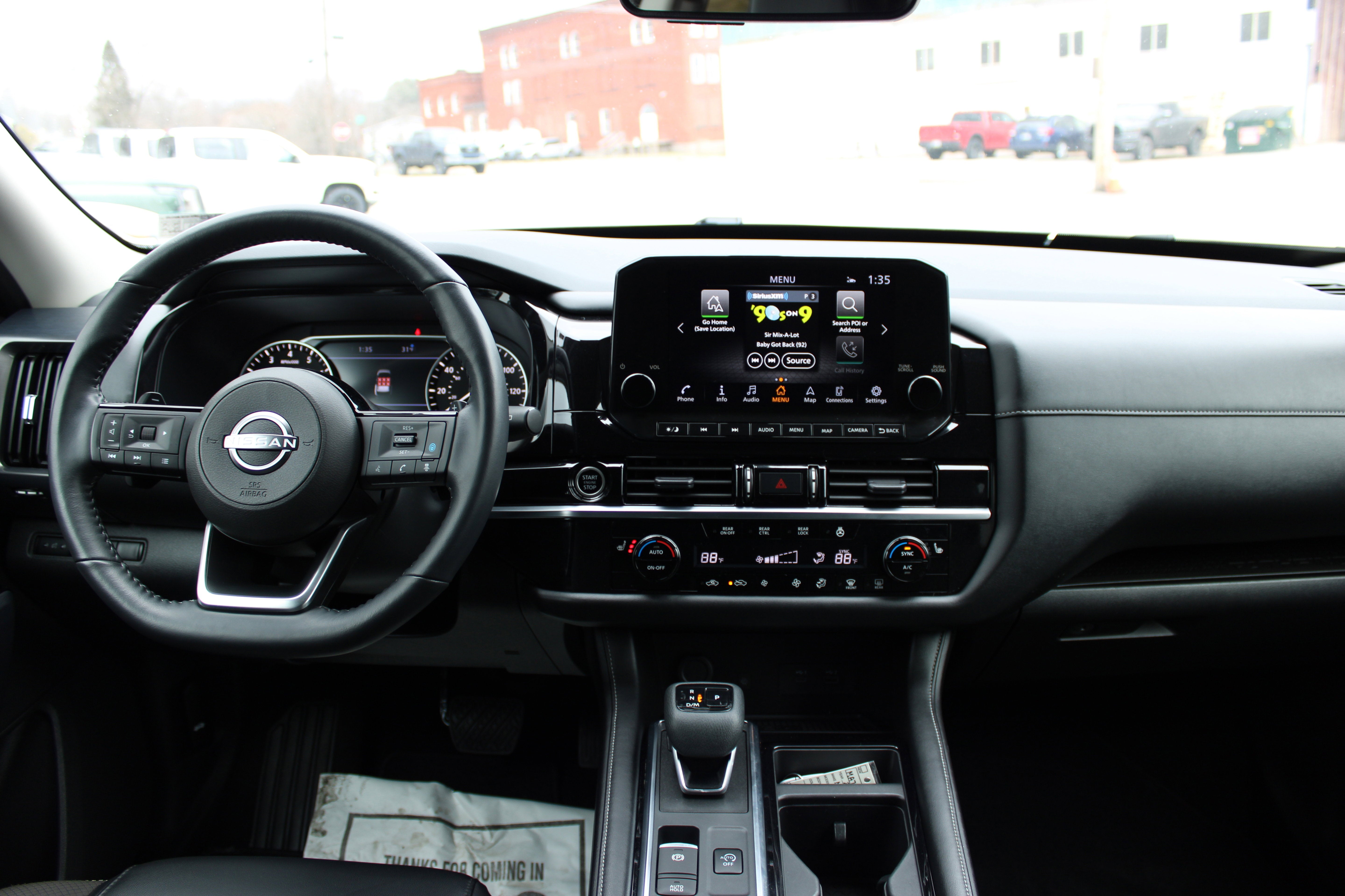 2023 Nissan Pathfinder SL