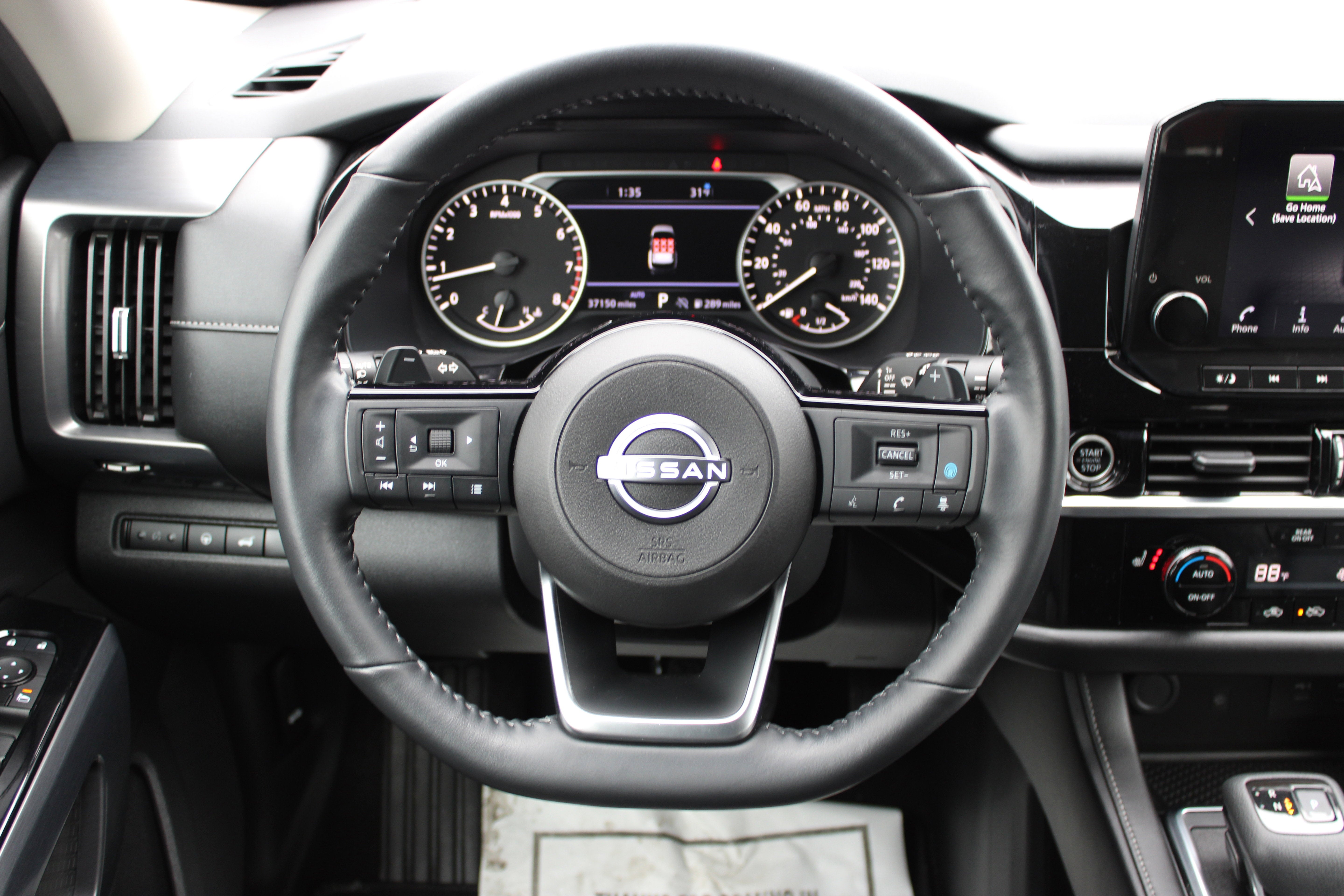 2023 Nissan Pathfinder SL