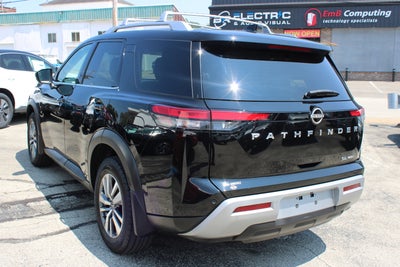 2022 Nissan Pathfinder SL