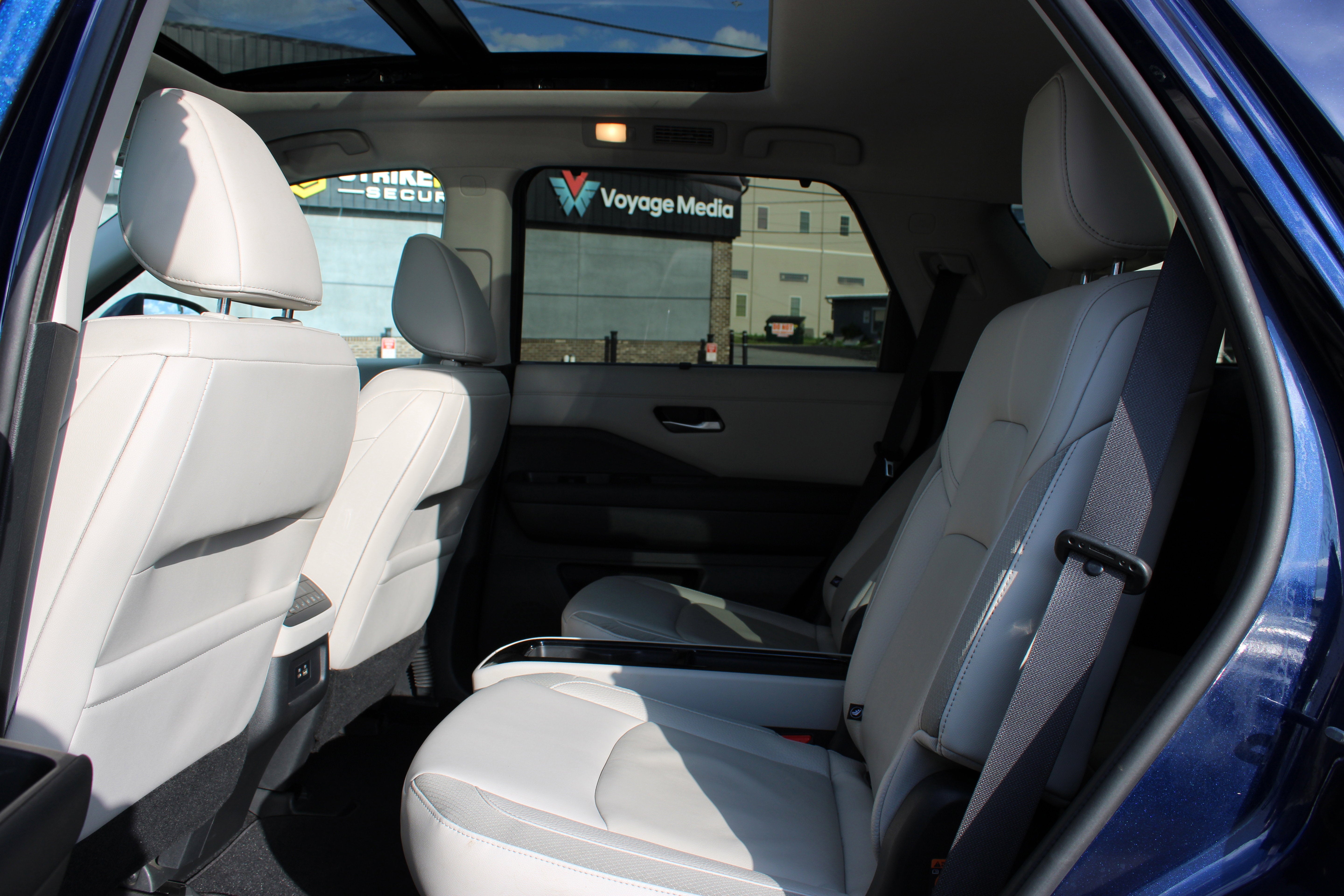 2022 Nissan Pathfinder SL