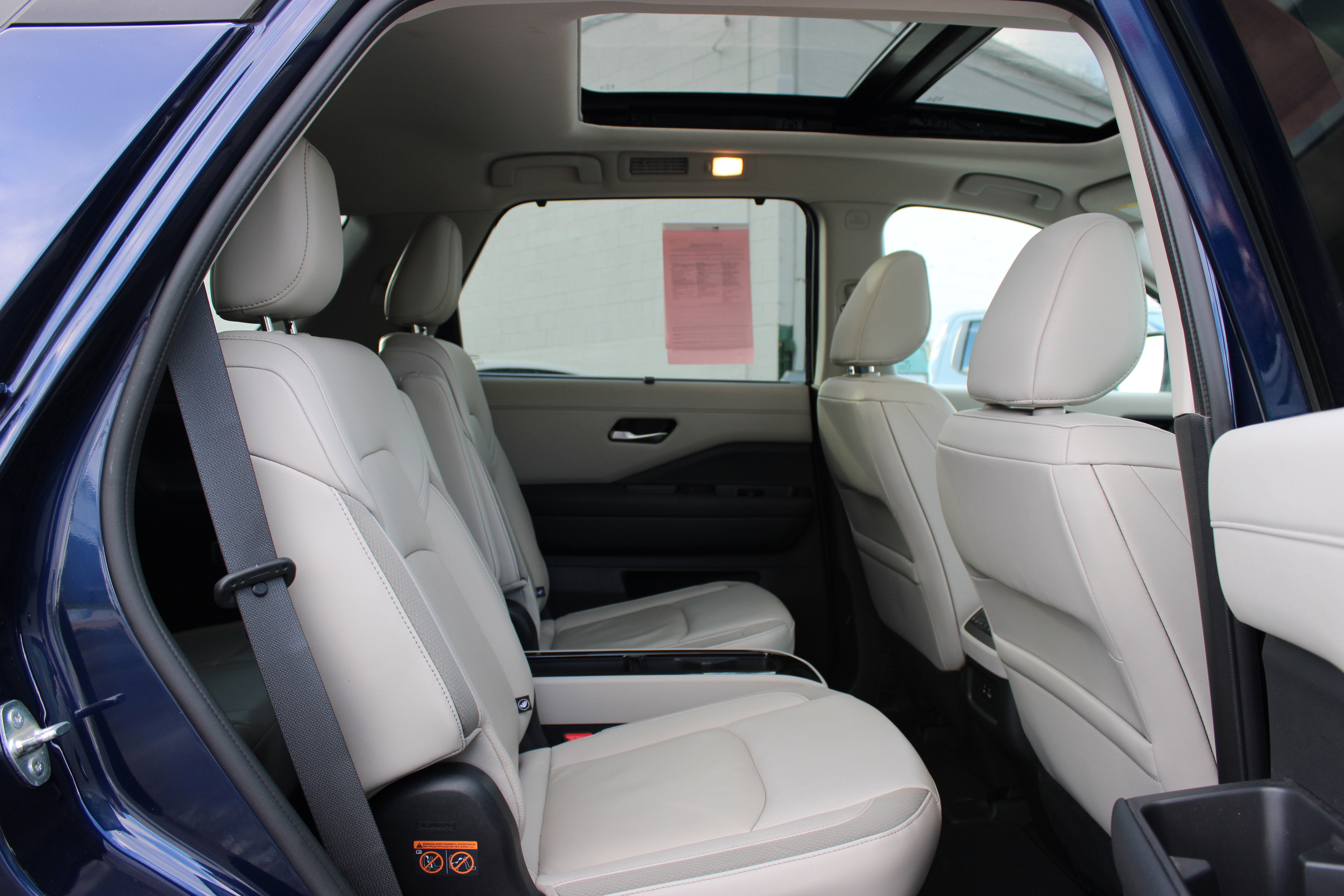 2022 Nissan Pathfinder SL