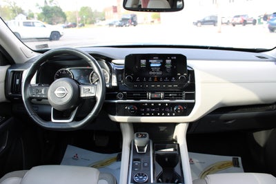 2022 Nissan Pathfinder SL