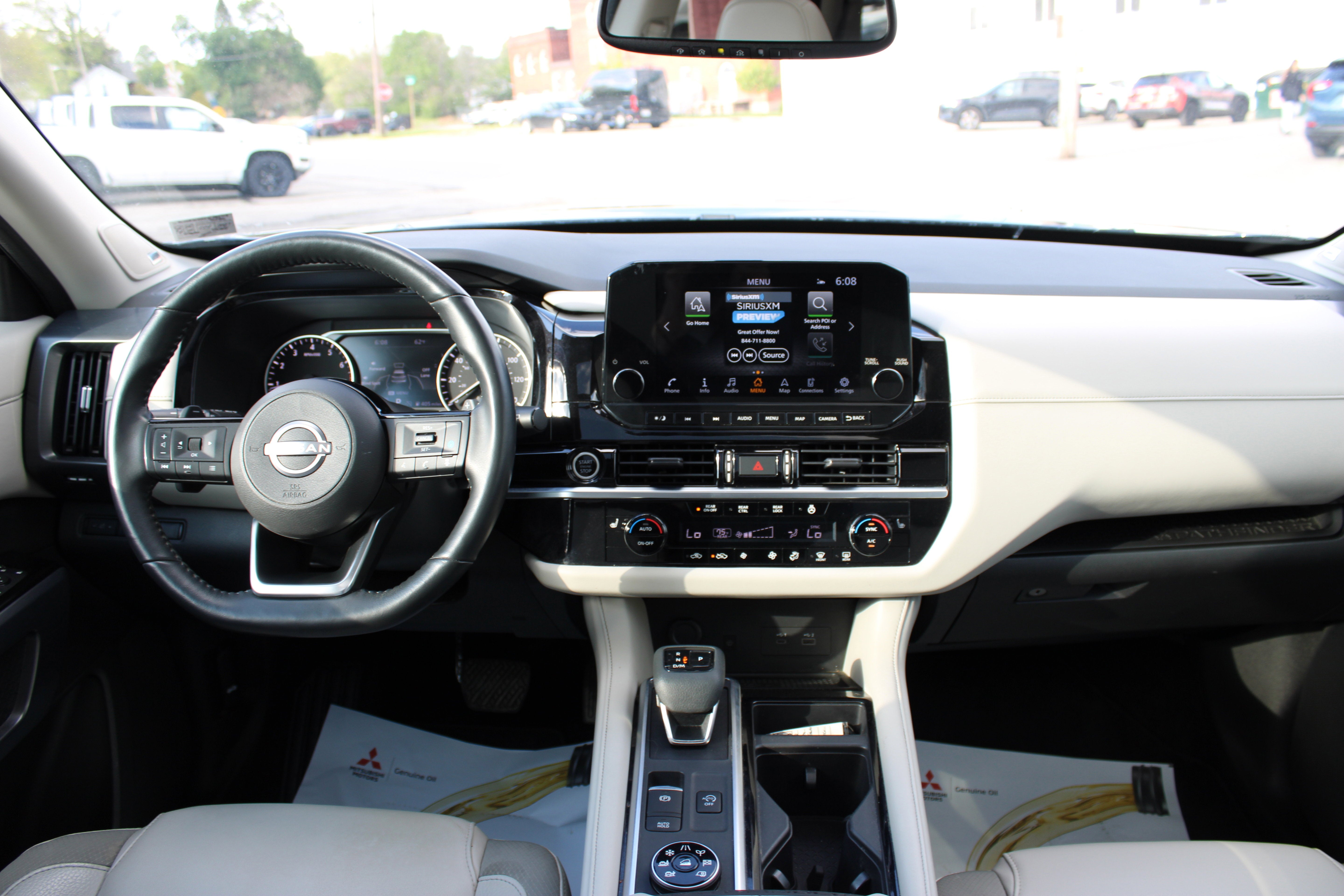 2022 Nissan Pathfinder SL