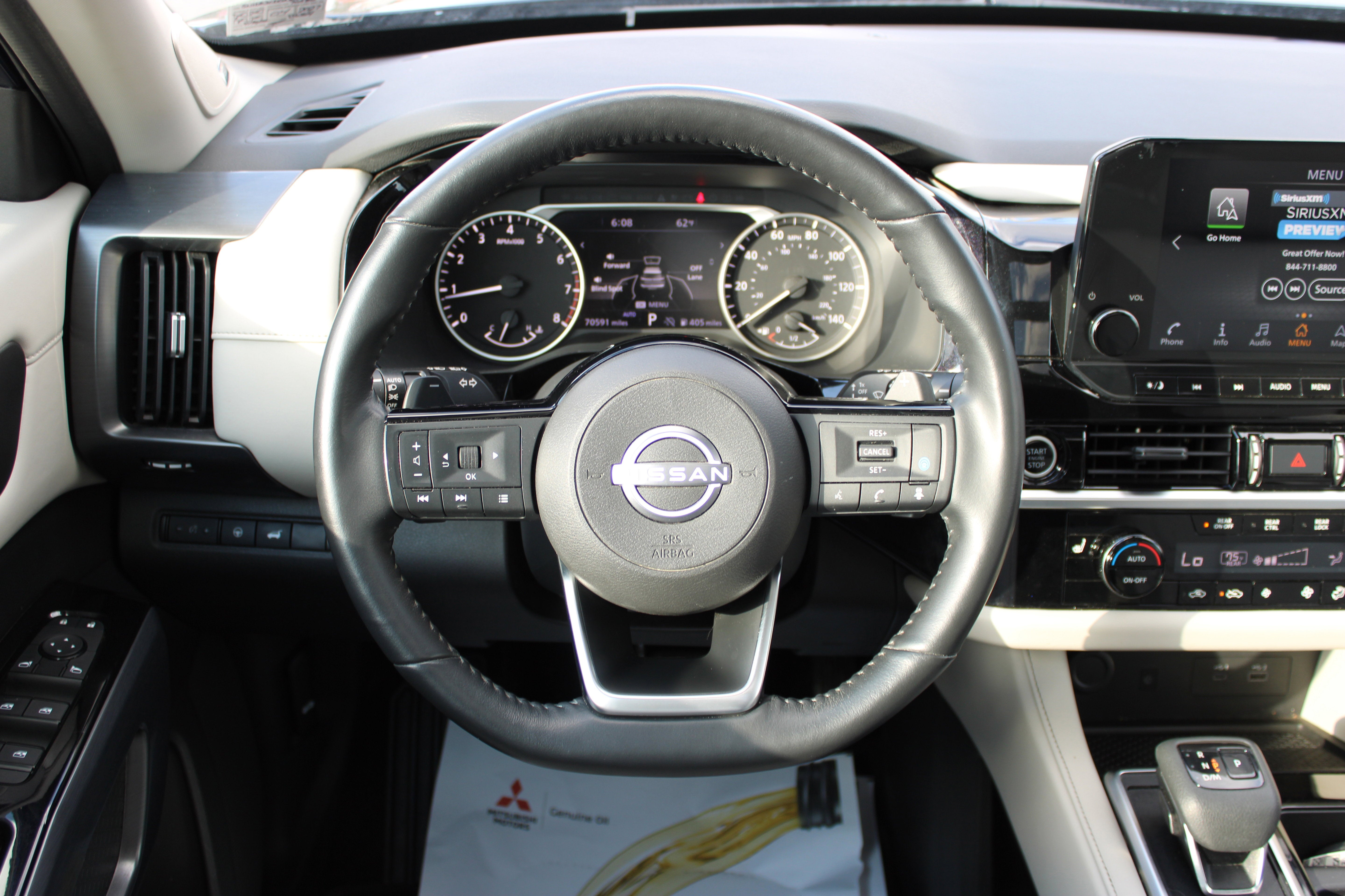 2022 Nissan Pathfinder SL