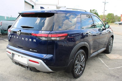2022 Nissan Pathfinder SL