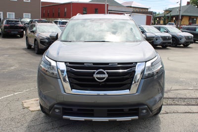 2022 Nissan Pathfinder SL