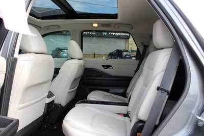 2022 Nissan Pathfinder SL