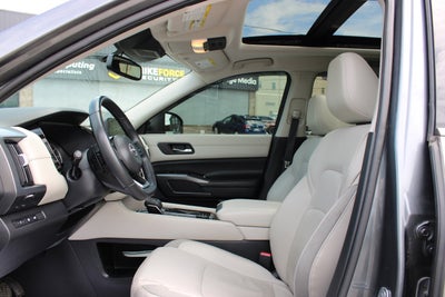 2022 Nissan Pathfinder SL