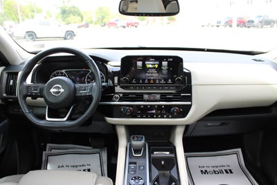 2022 Nissan Pathfinder SL