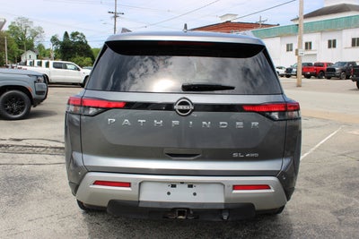 2022 Nissan Pathfinder SL