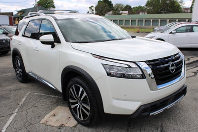 2023 Nissan Pathfinder Platinum