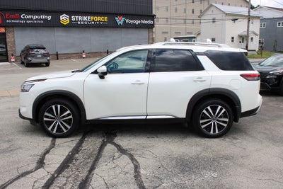 2023 Nissan Pathfinder Platinum