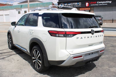 2023 Nissan Pathfinder Platinum