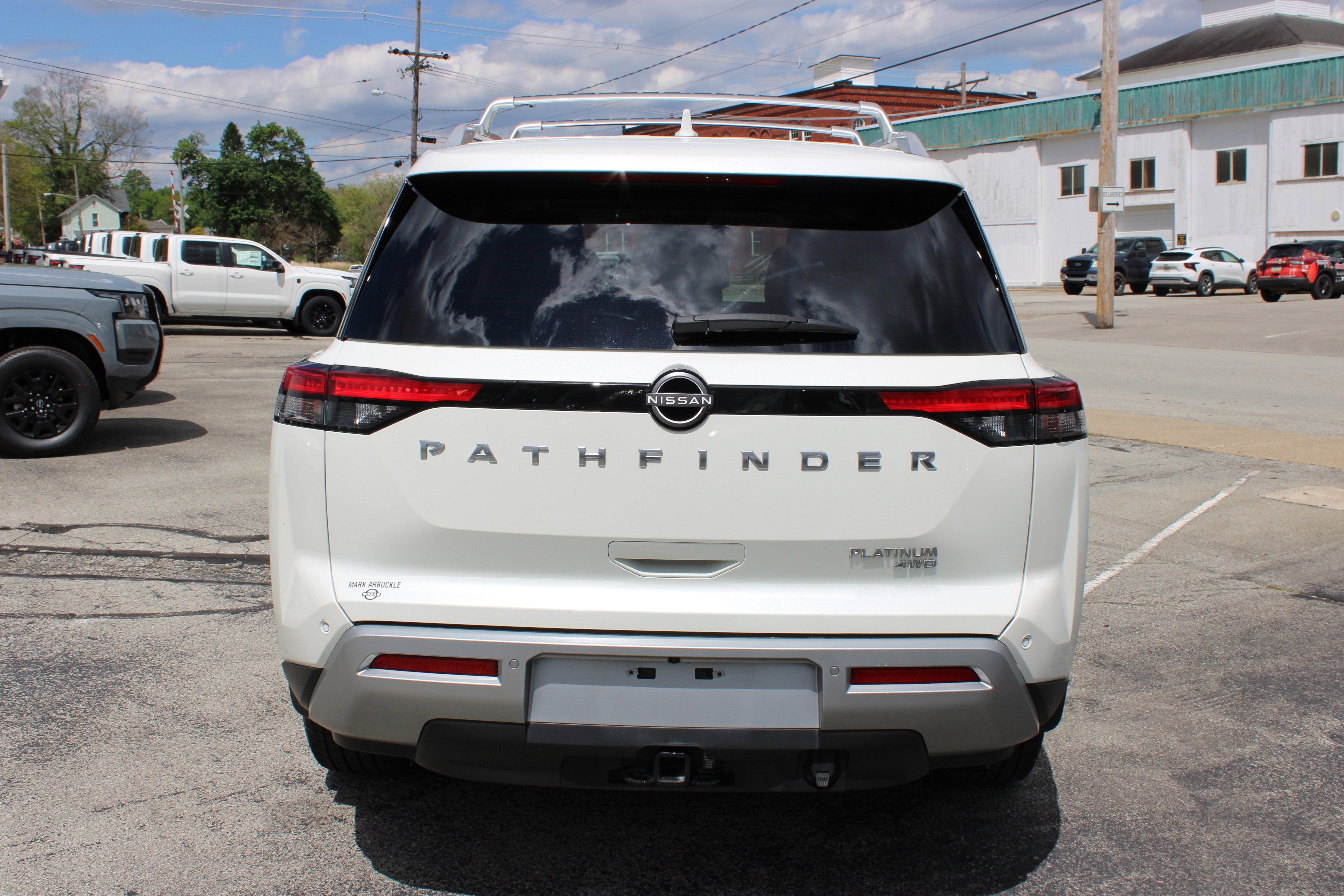 2023 Nissan Pathfinder Platinum
