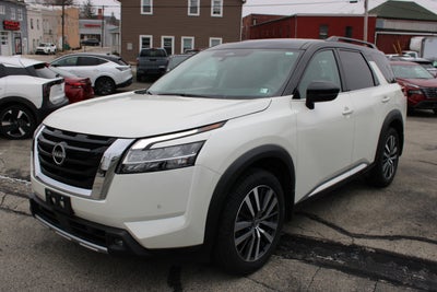 2022 Nissan Pathfinder Platinum