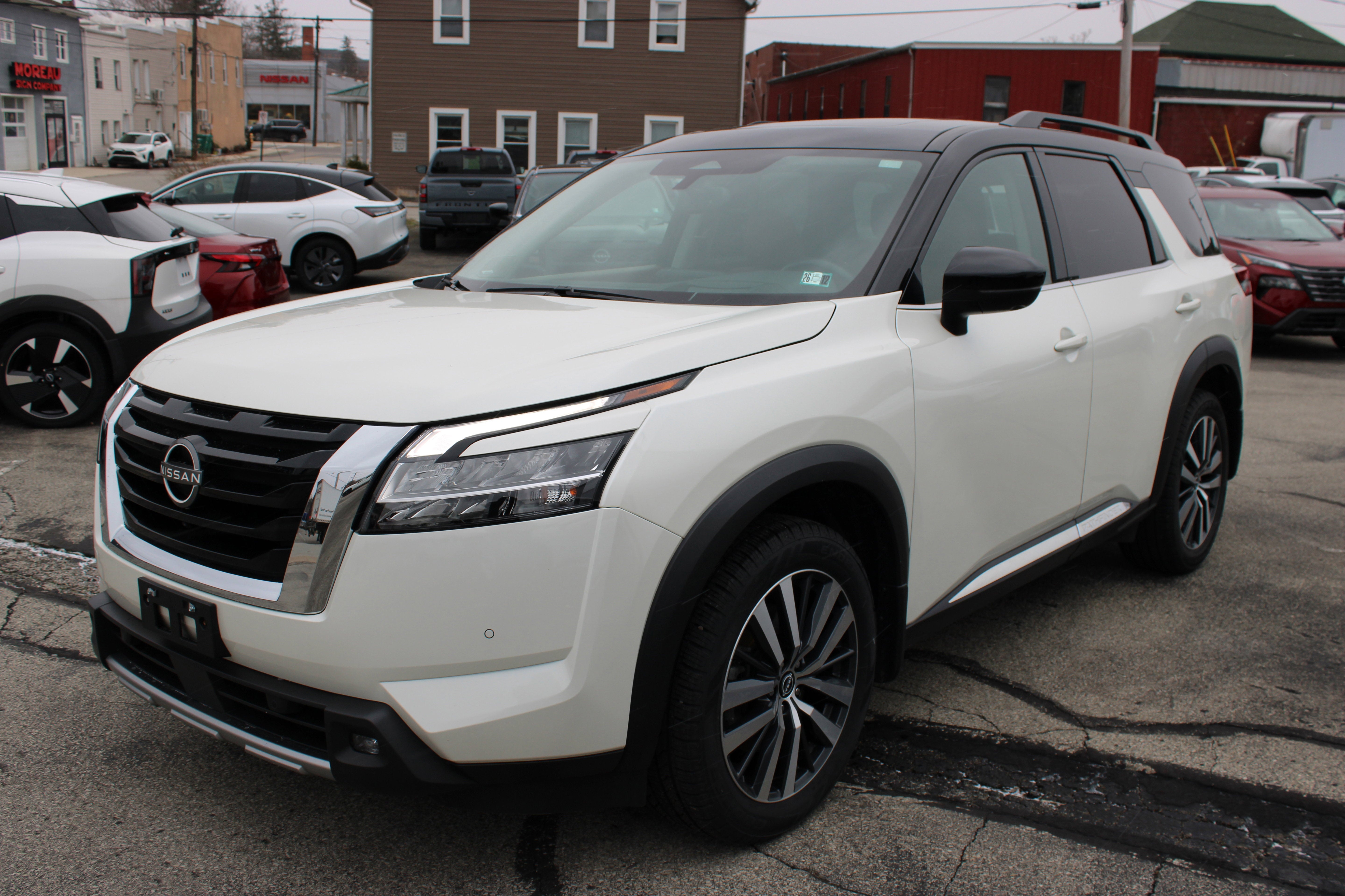 2022 Nissan Pathfinder Platinum