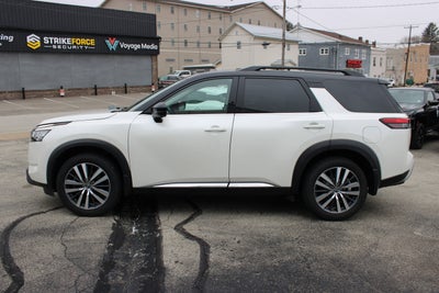 2022 Nissan Pathfinder Platinum