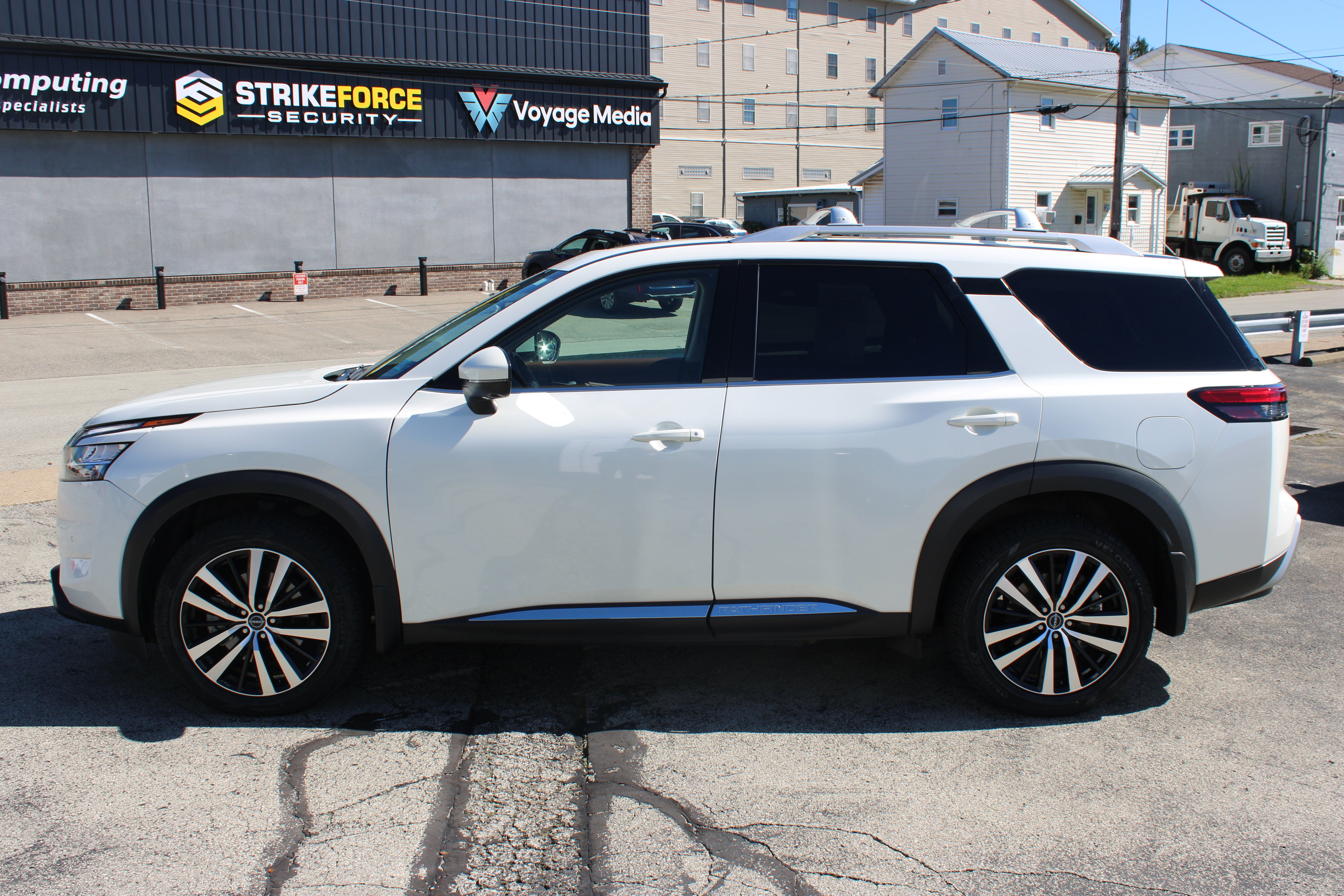 2024 Nissan Pathfinder Platinum