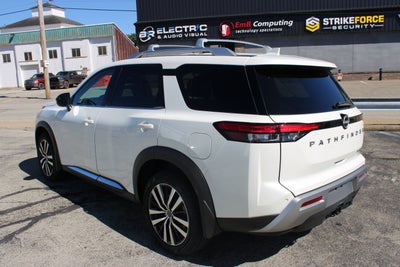2024 Nissan Pathfinder Platinum
