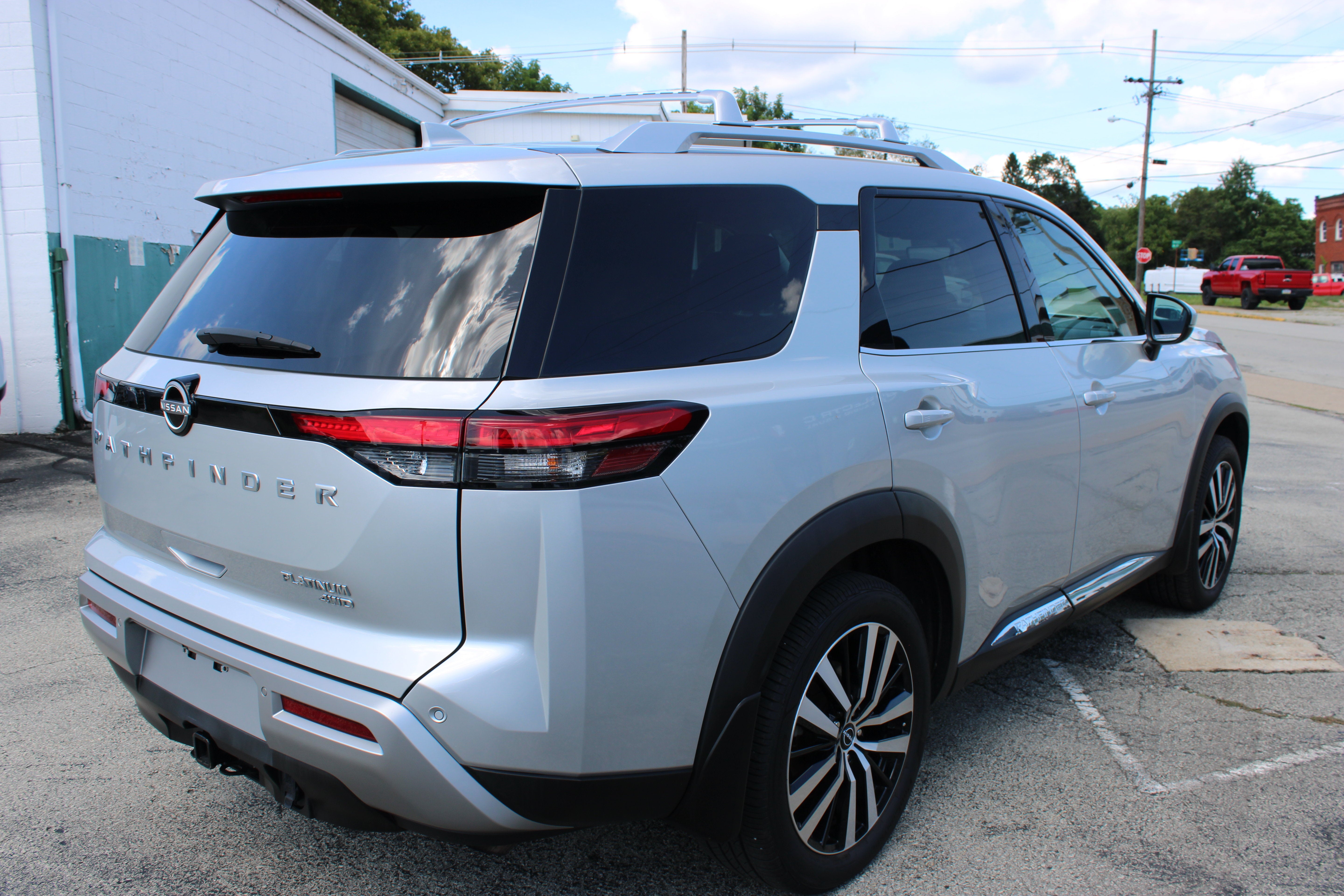 2023 Nissan Pathfinder Platinum
