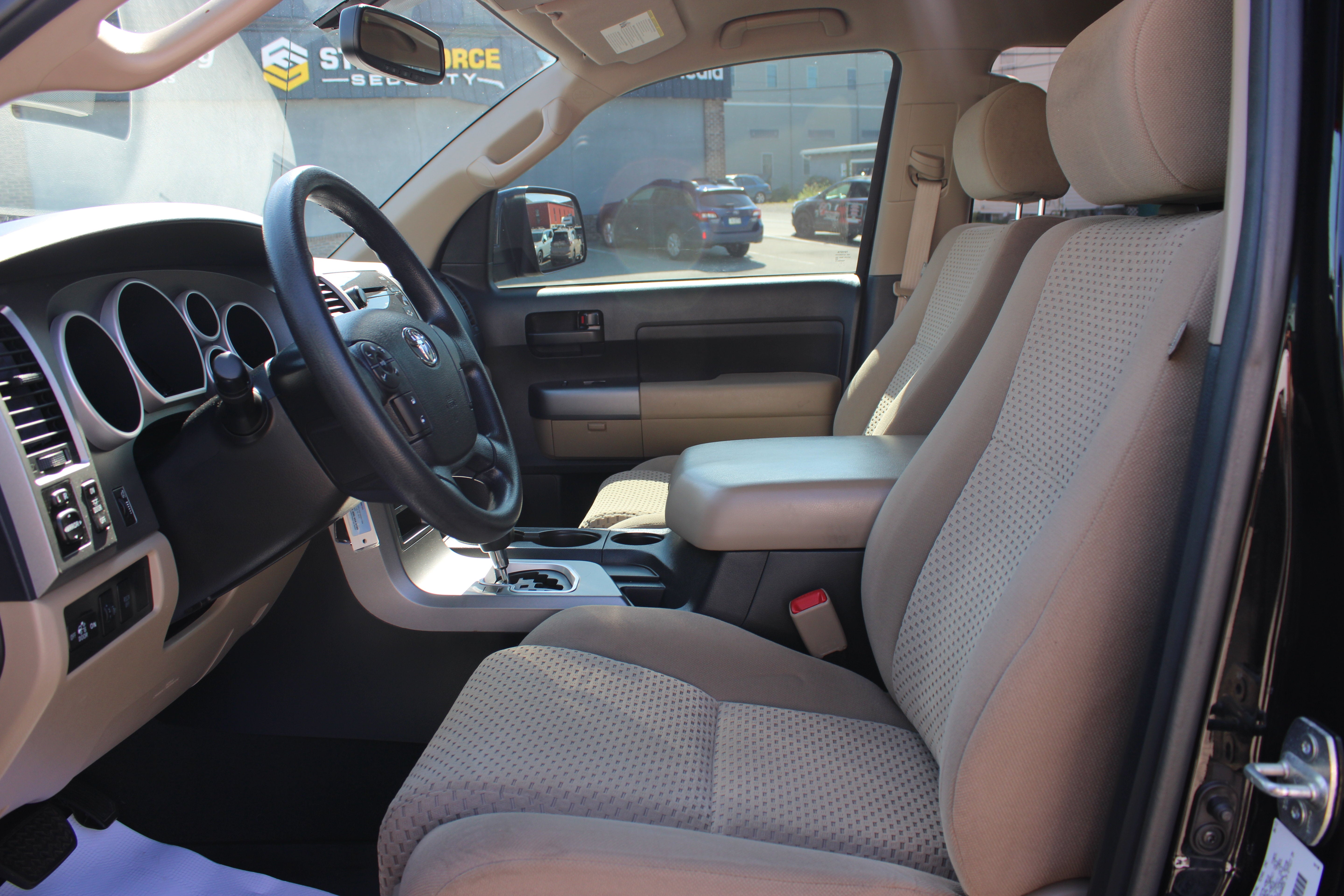 2013 Toyota Tundra 4WD Truck Double Cab 5.7L V8 6-Spd AT (Natl)