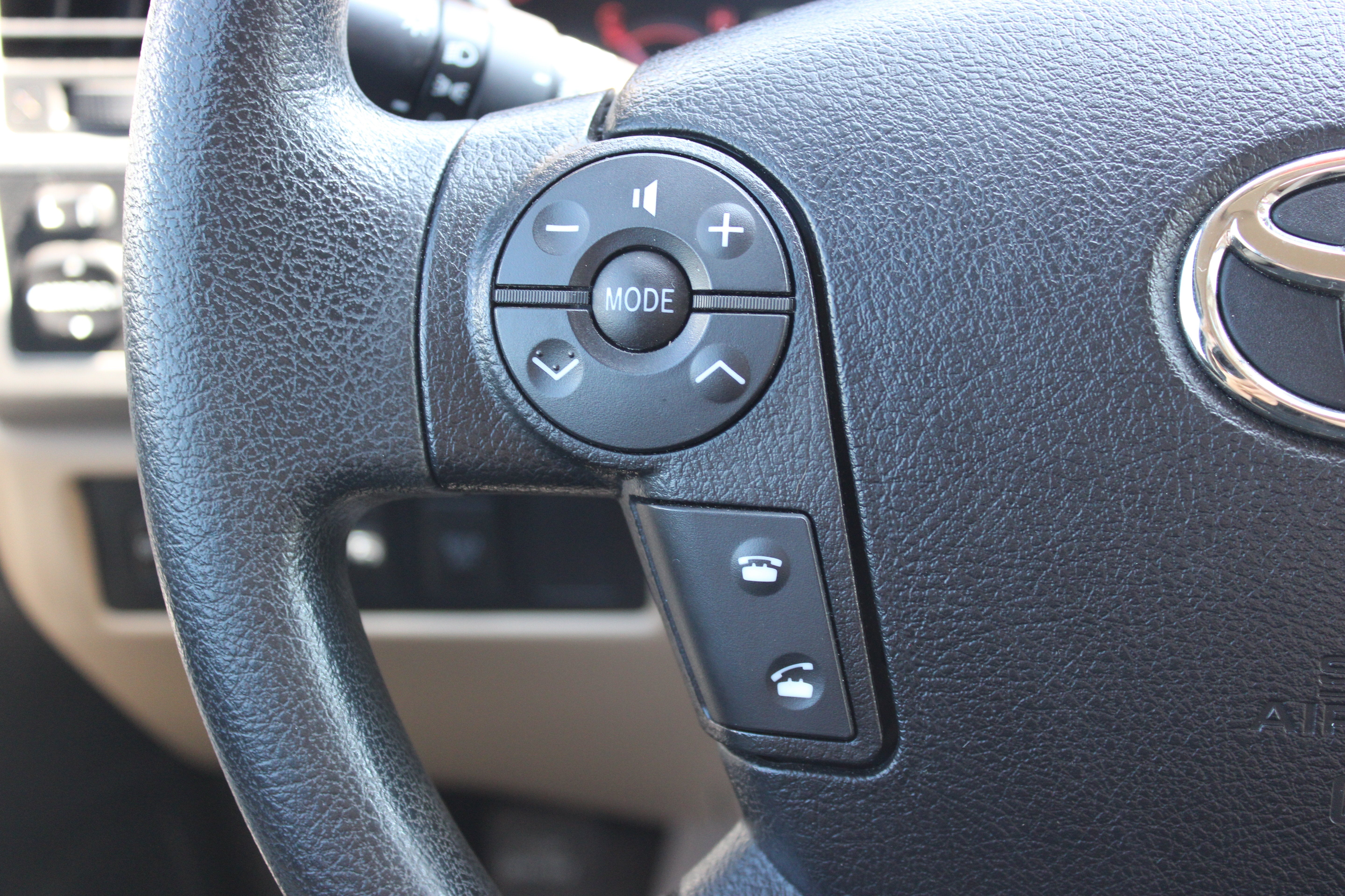 2013 Toyota Tundra 4WD Truck Double Cab 5.7L V8 6-Spd AT (Natl)