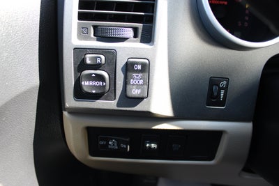 2013 Toyota Tundra 4WD Truck Double Cab 5.7L V8 6-Spd AT (Natl)