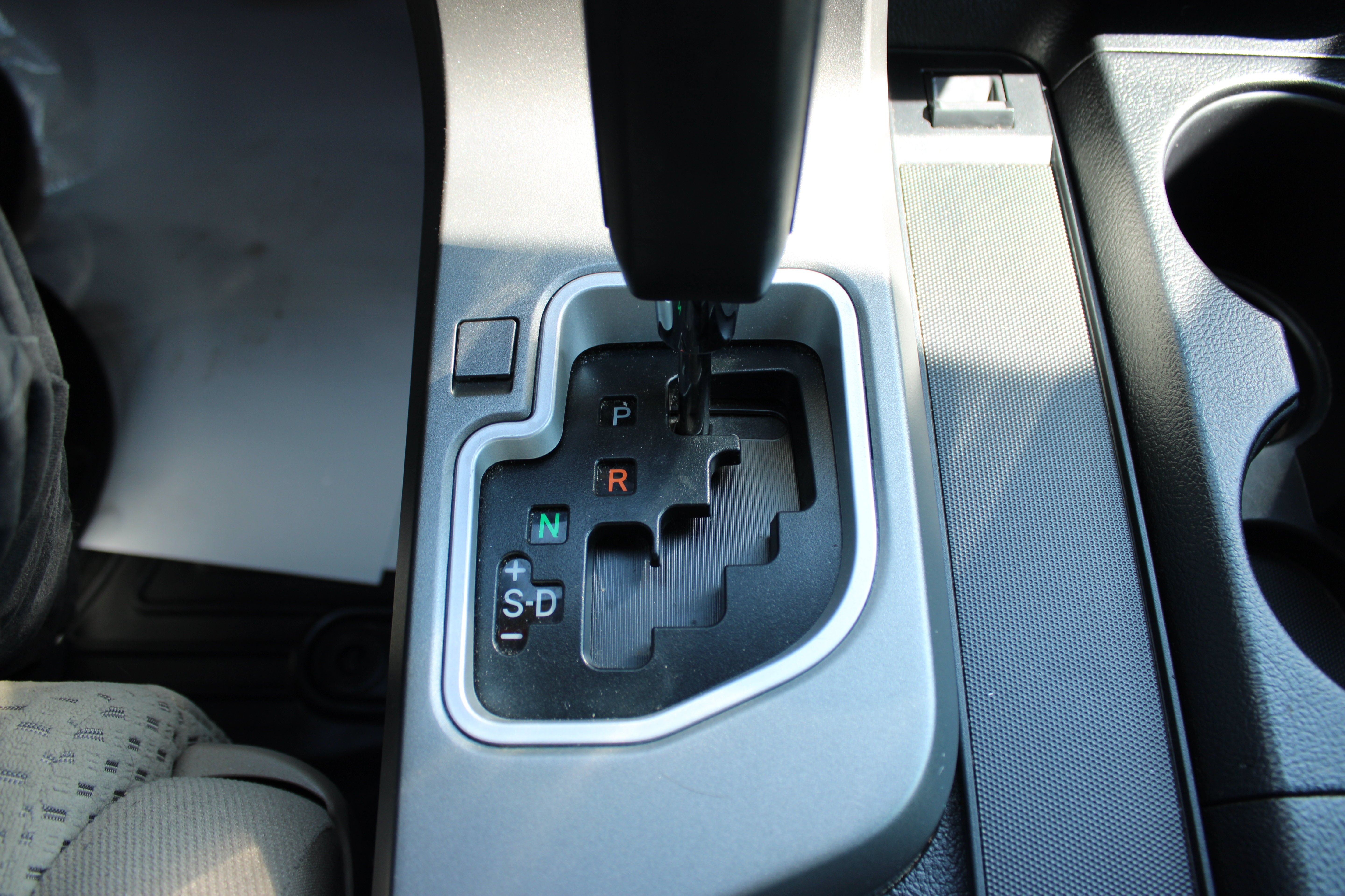 2013 Toyota Tundra 4WD Truck Double Cab 5.7L V8 6-Spd AT (Natl)