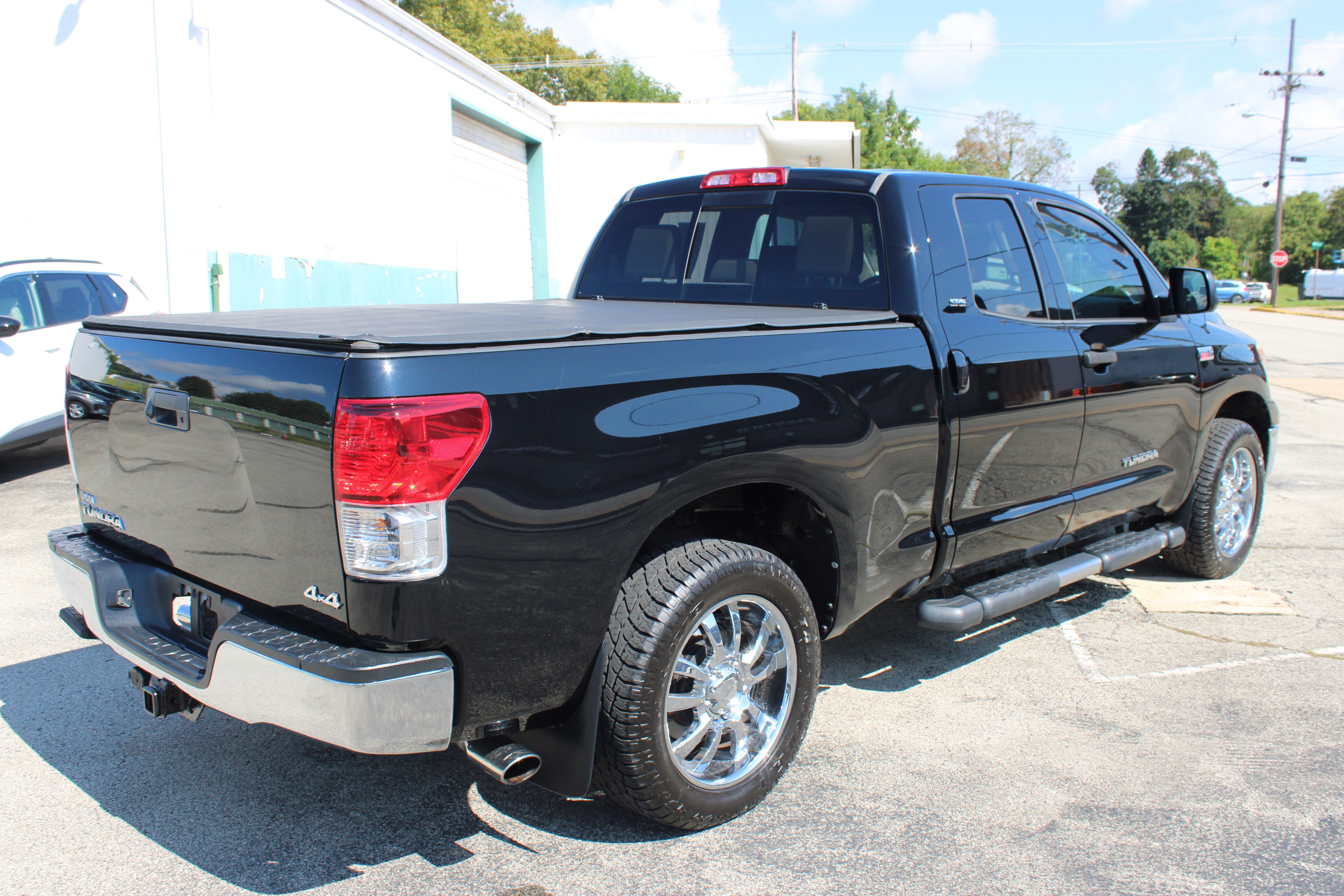 2013 Toyota Tundra 4WD Truck Double Cab 5.7L V8 6-Spd AT (Natl)