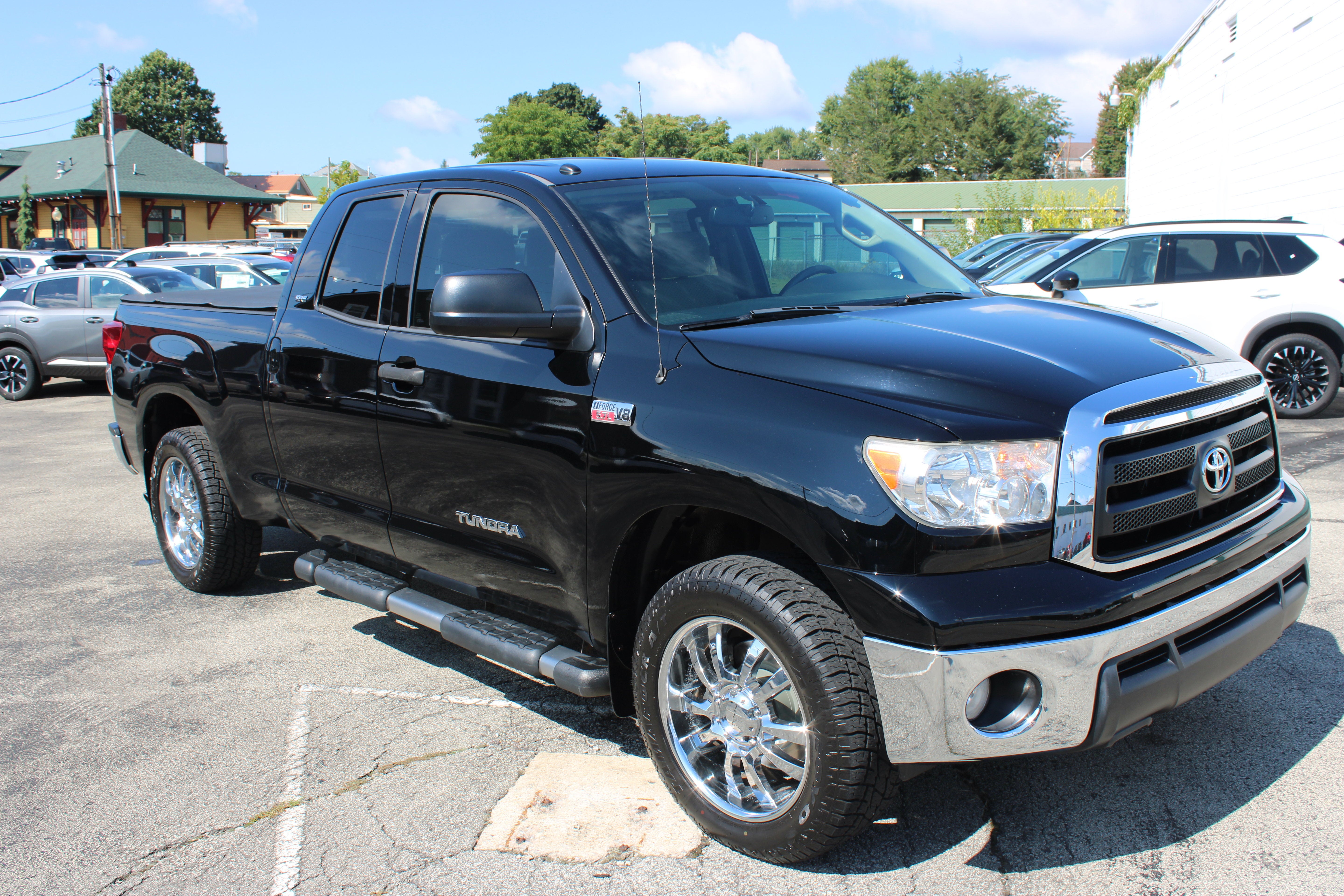 2013 Toyota Tundra 4WD Truck Double Cab 5.7L V8 6-Spd AT (Natl)