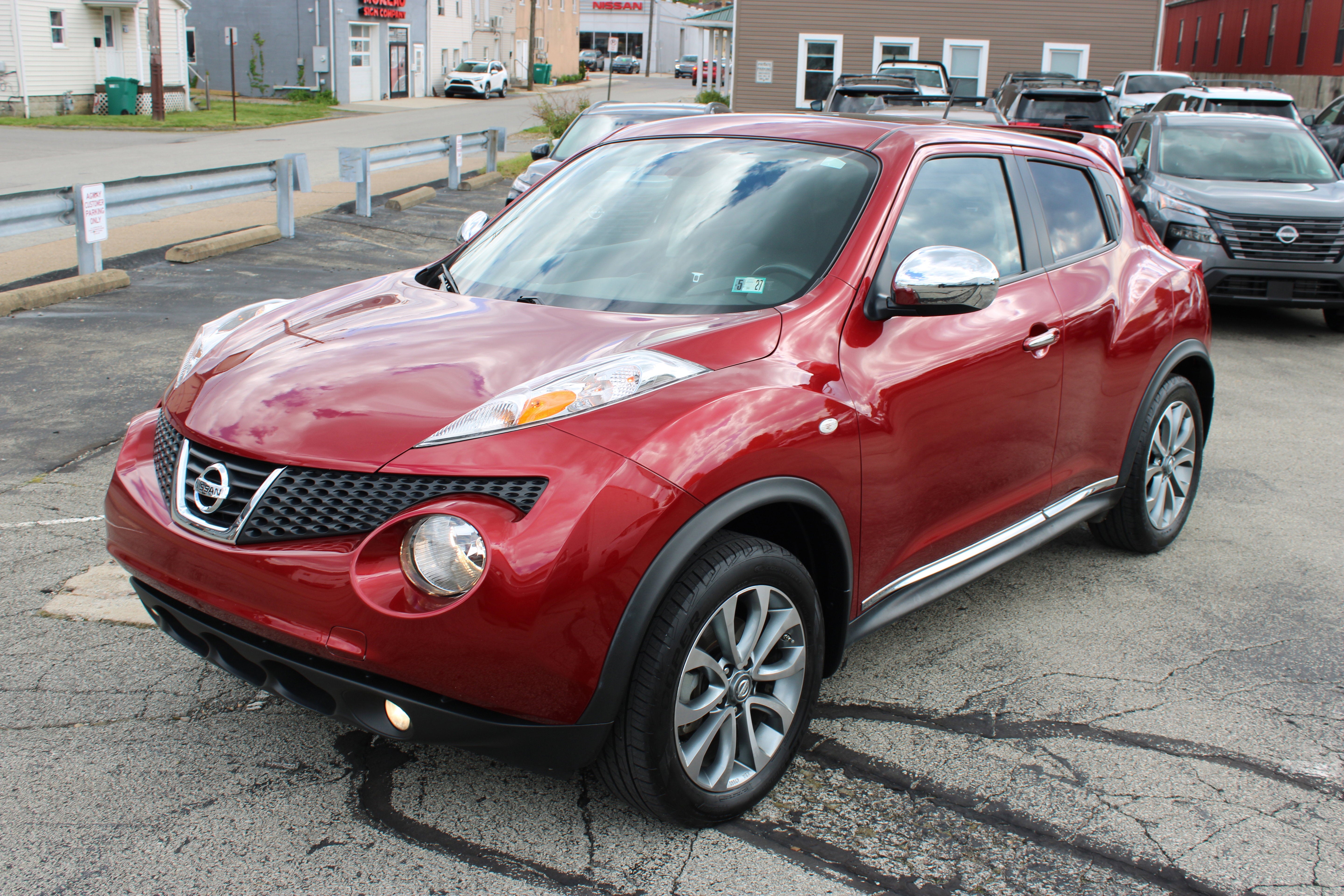 2011 Nissan Juke SL AWD CVT's photo