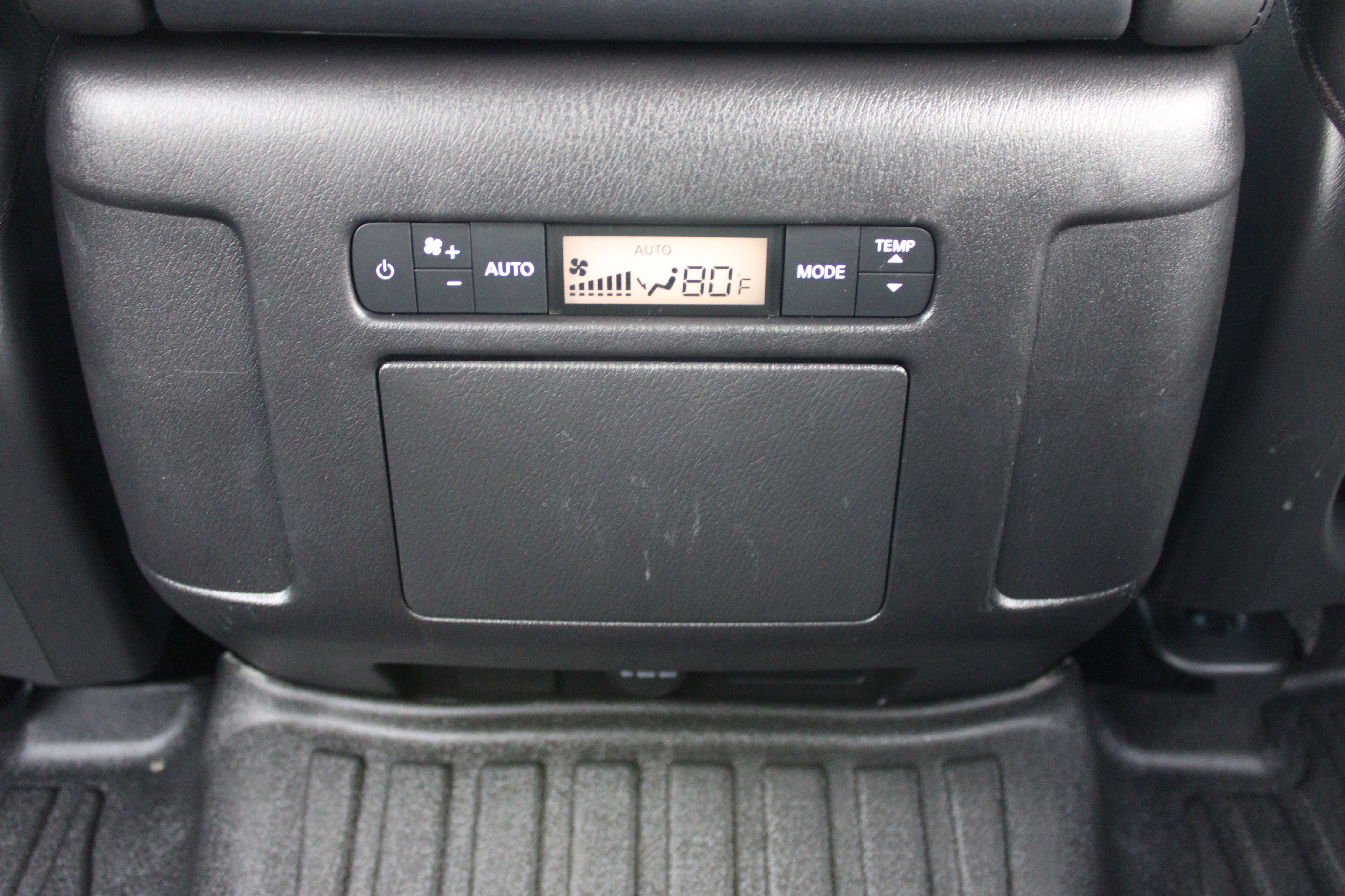 2024 Nissan Armada SV