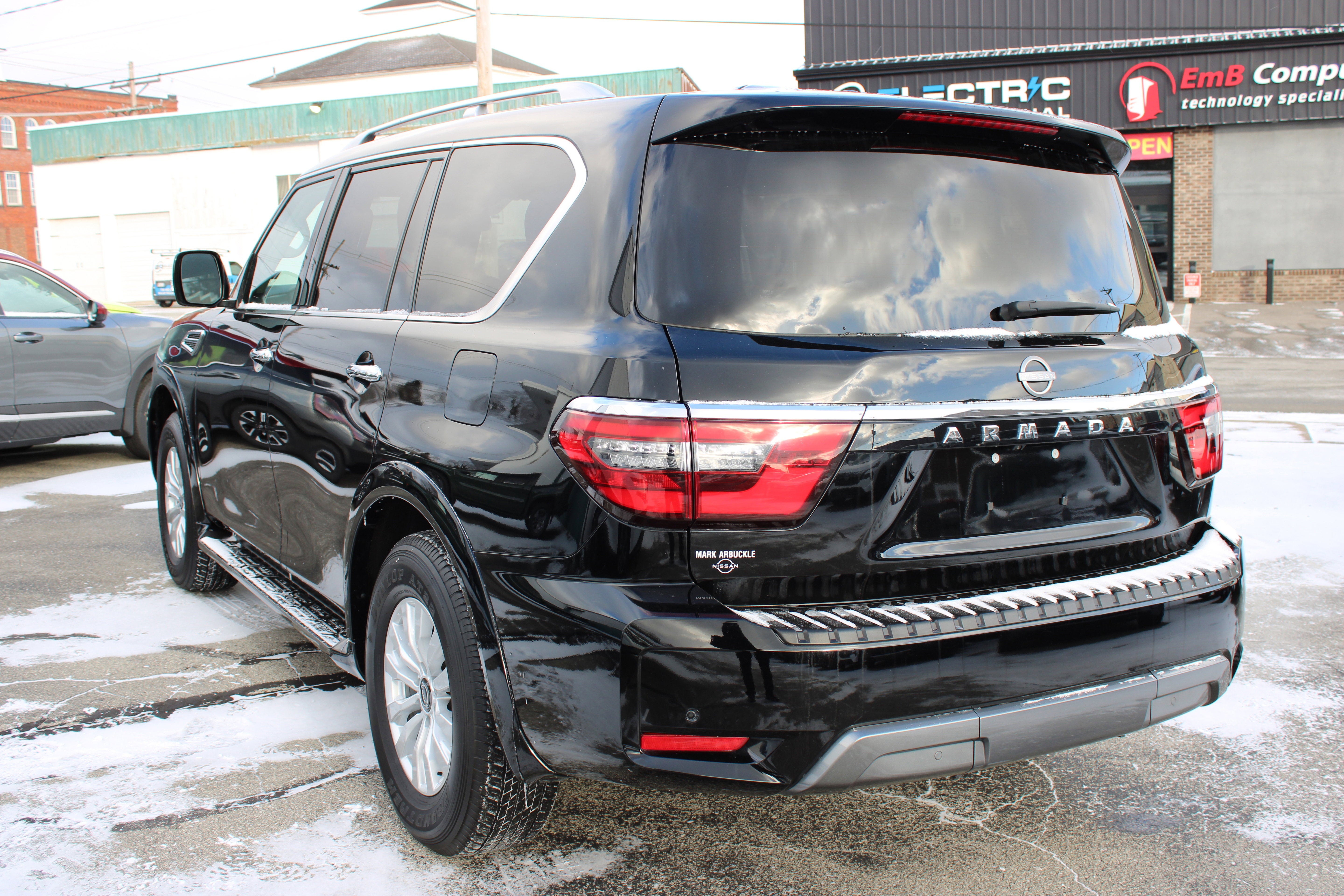 2024 Nissan Armada SV