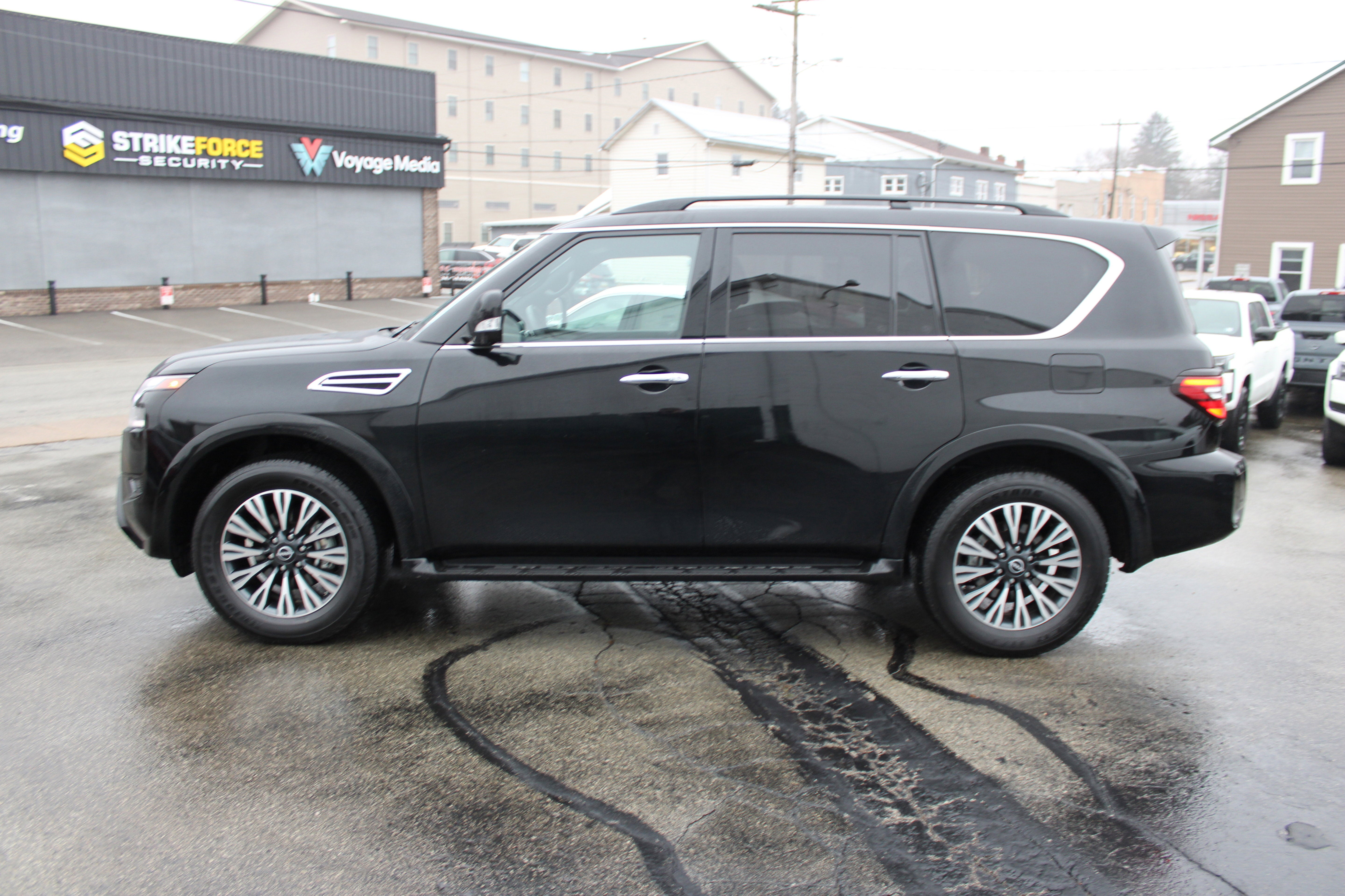 2024 Nissan Armada SL