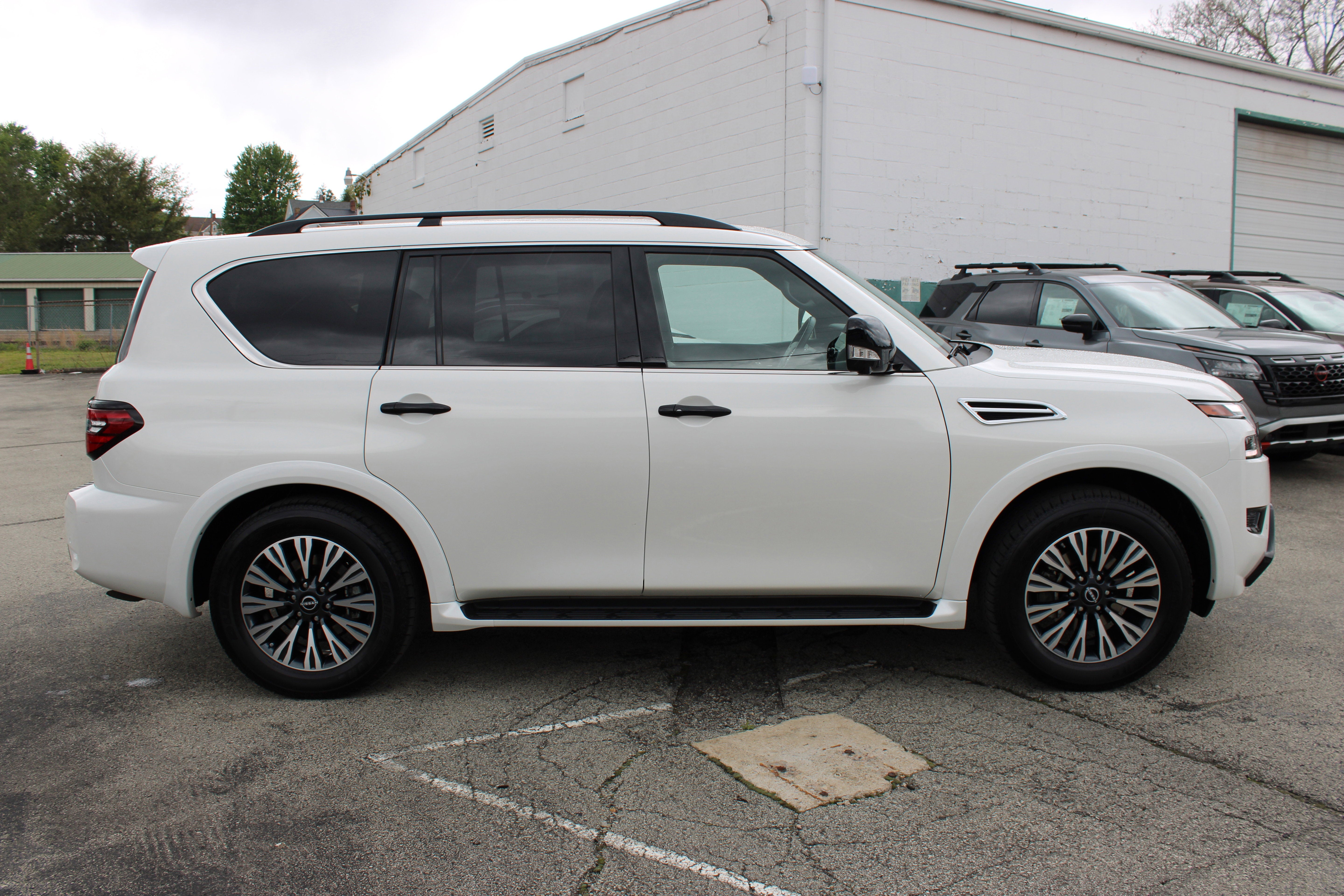 2023 Nissan Armada SL