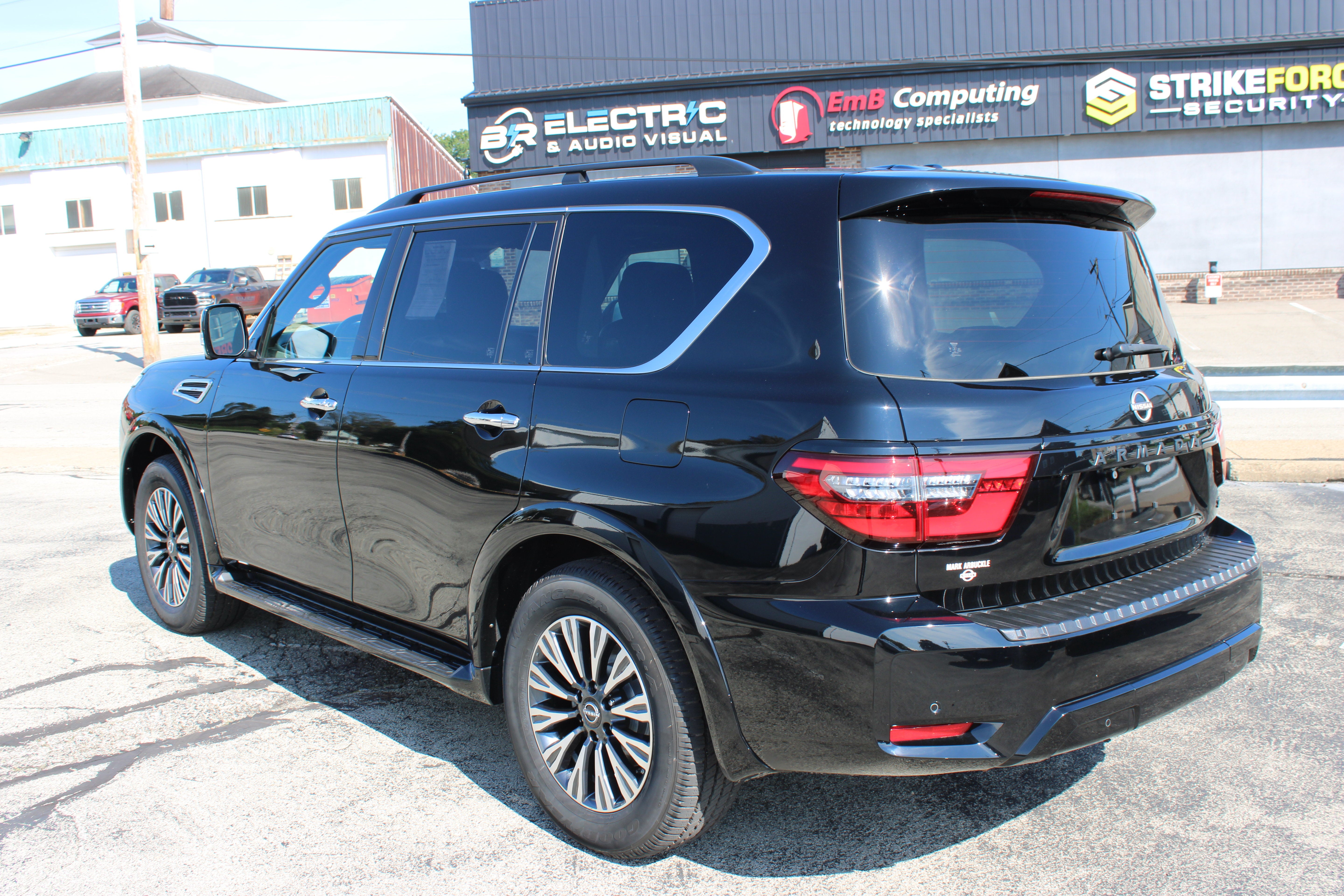 2023 Nissan Armada SL