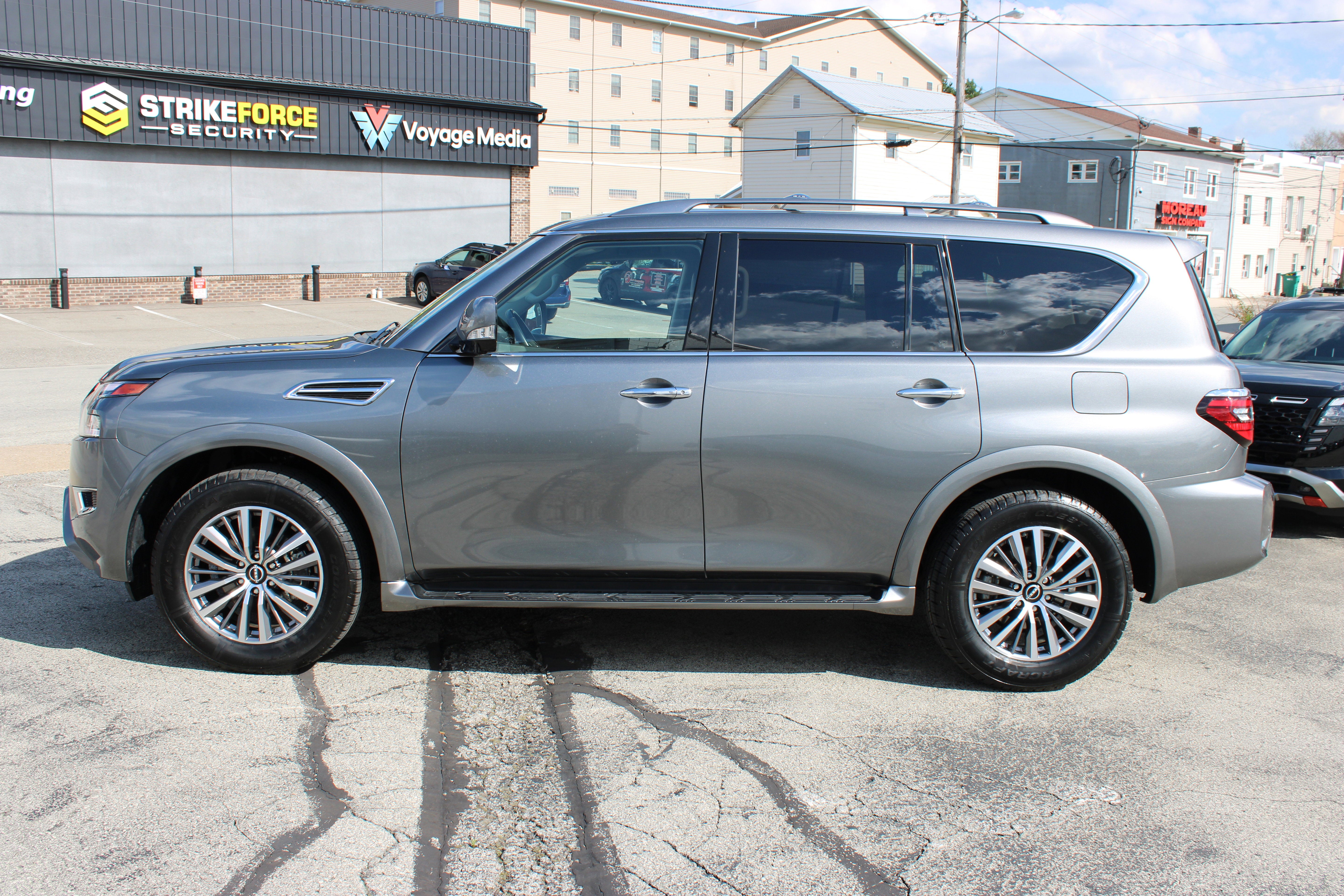 2023 Nissan Armada SL