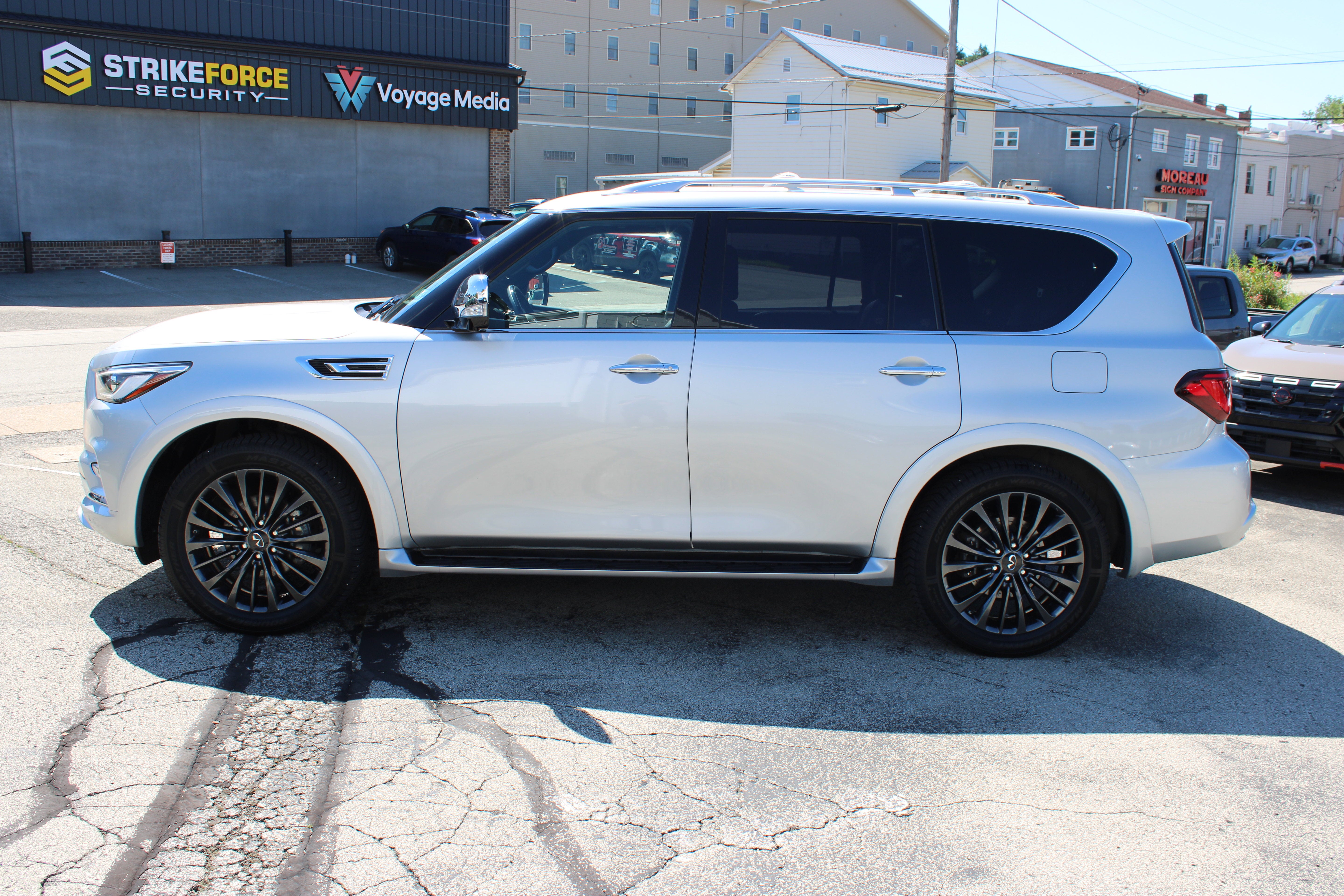 2023 INFINITI QX80 SENSORY
