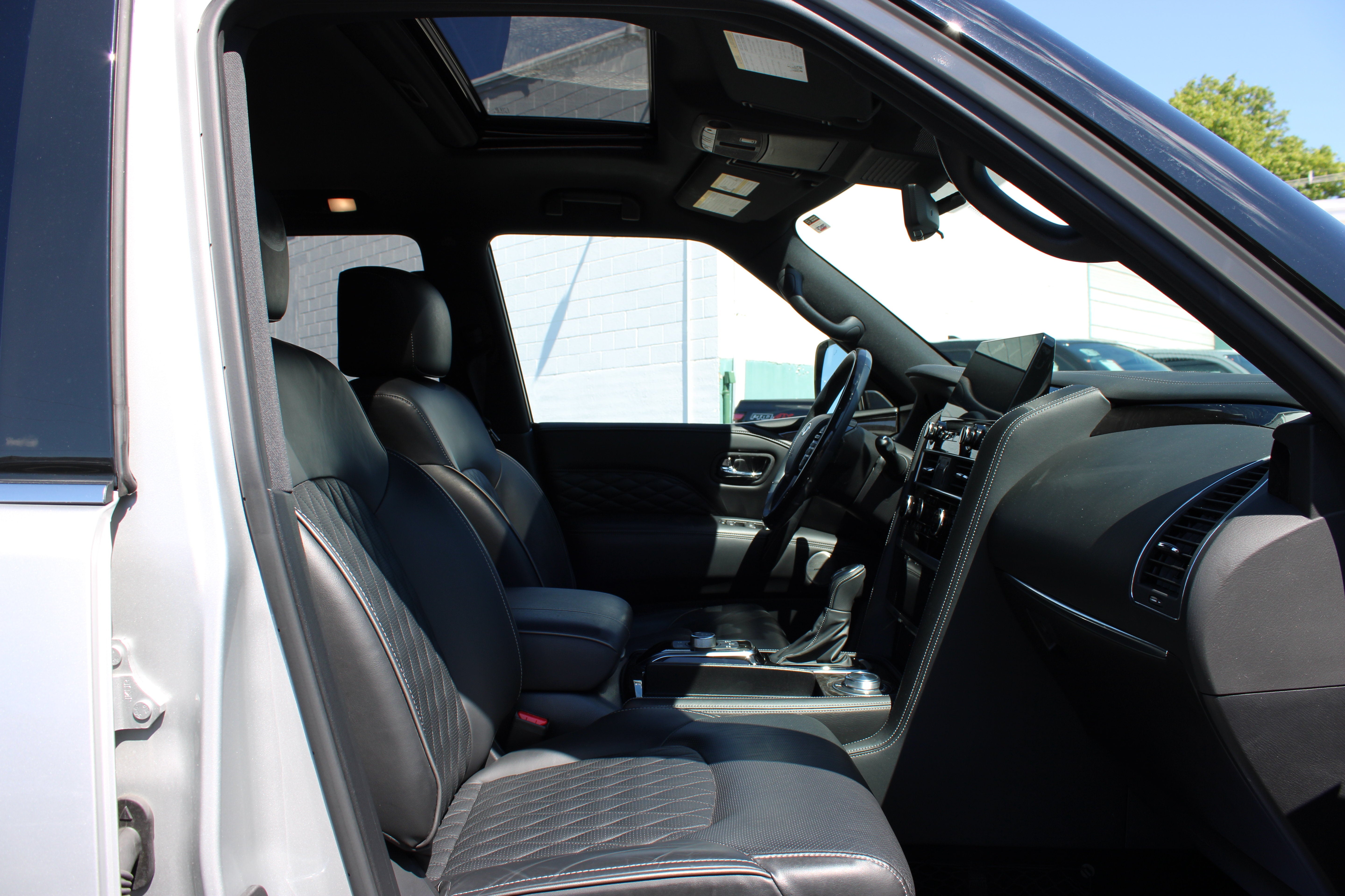 2023 INFINITI QX80 SENSORY