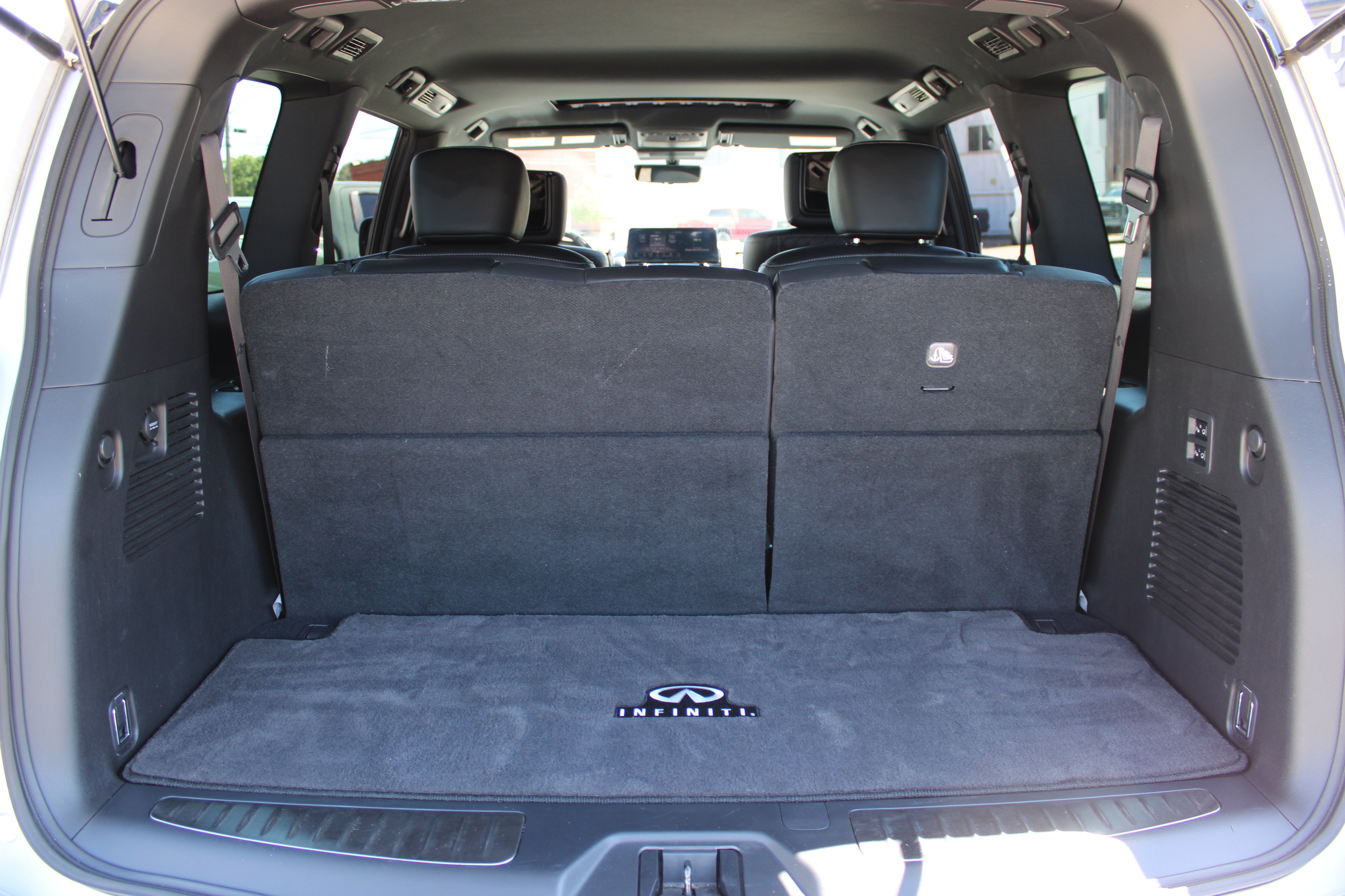 2023 INFINITI QX80 SENSORY